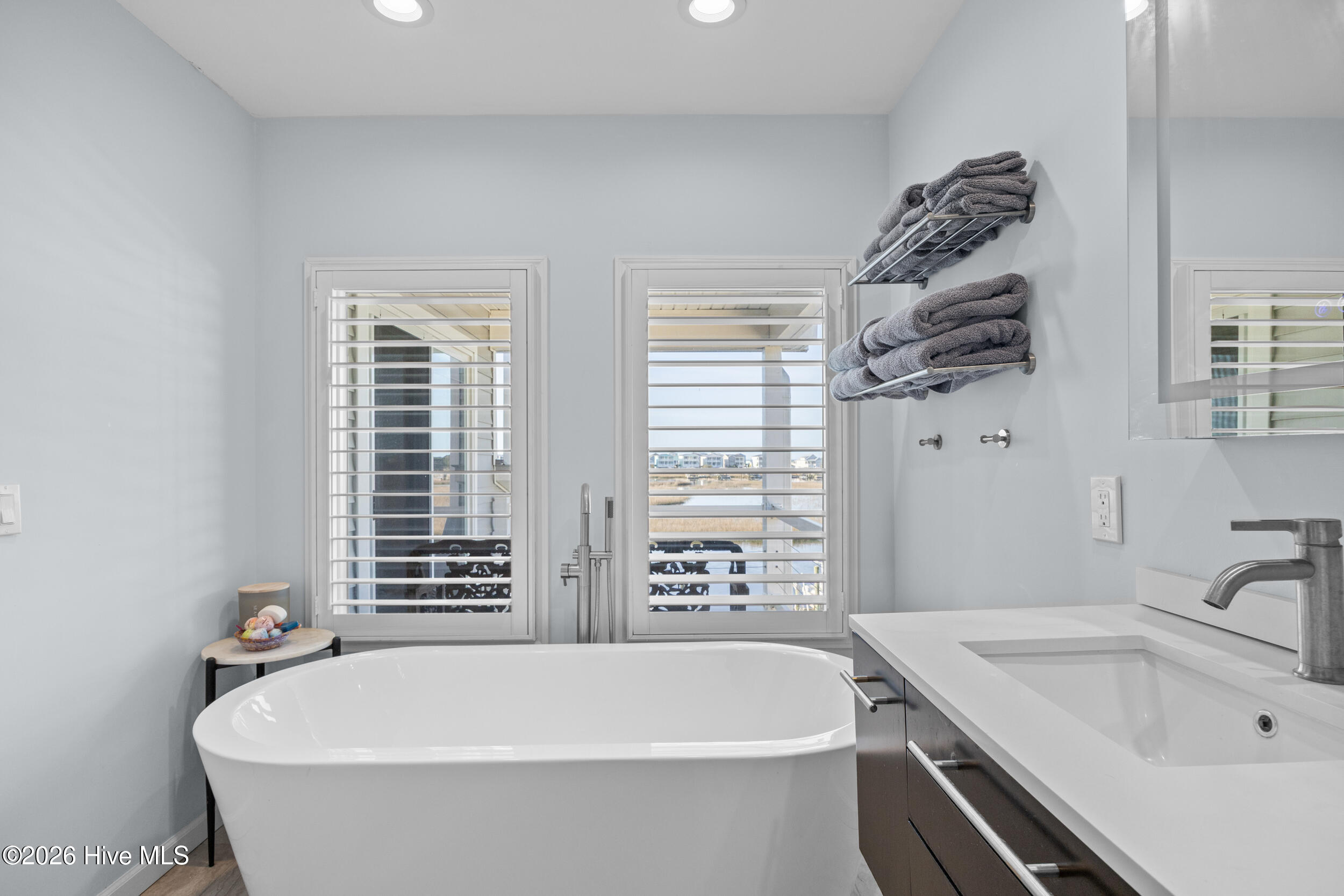 100564811 | Photo 29