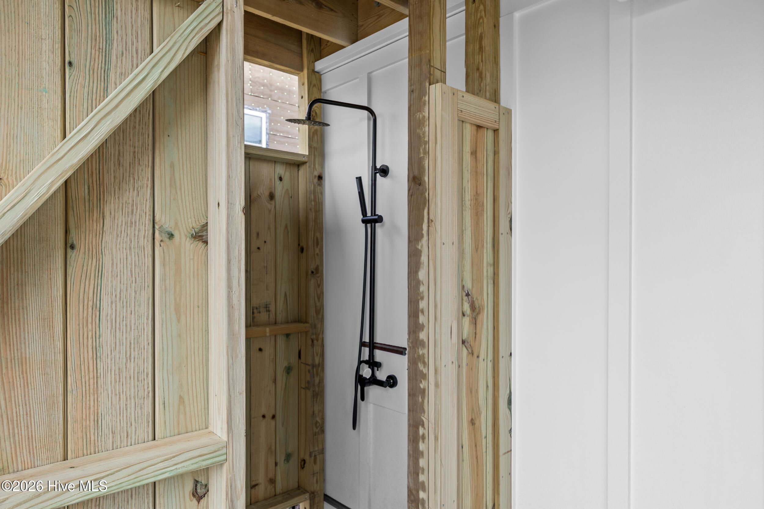 100543064 | Photo 65