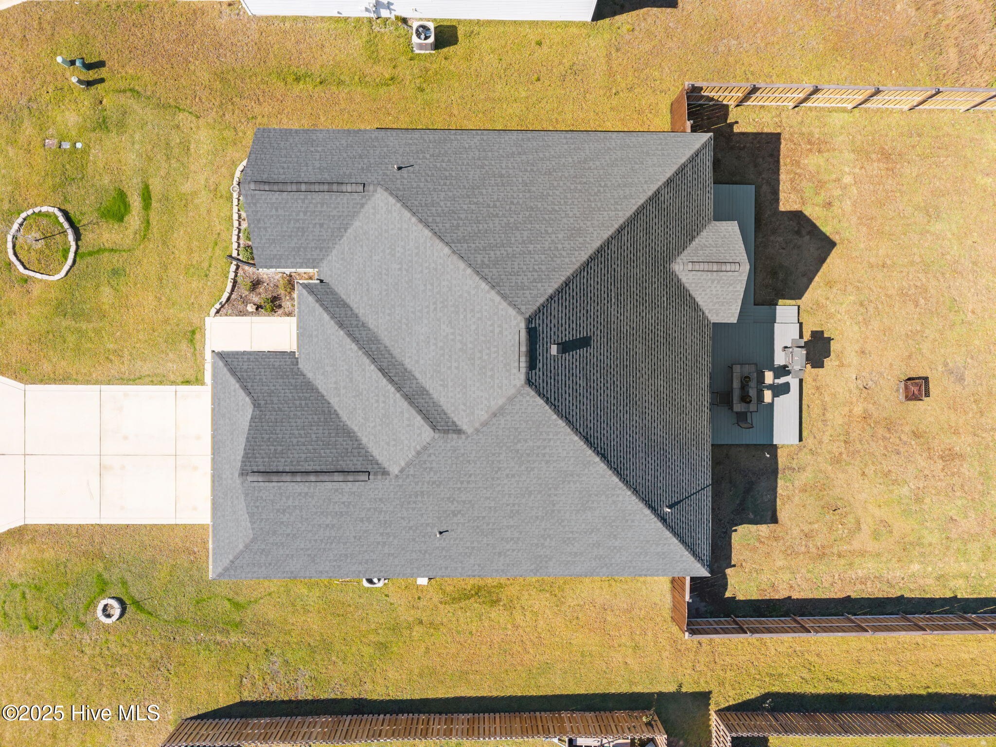 100539854 | Photo 44