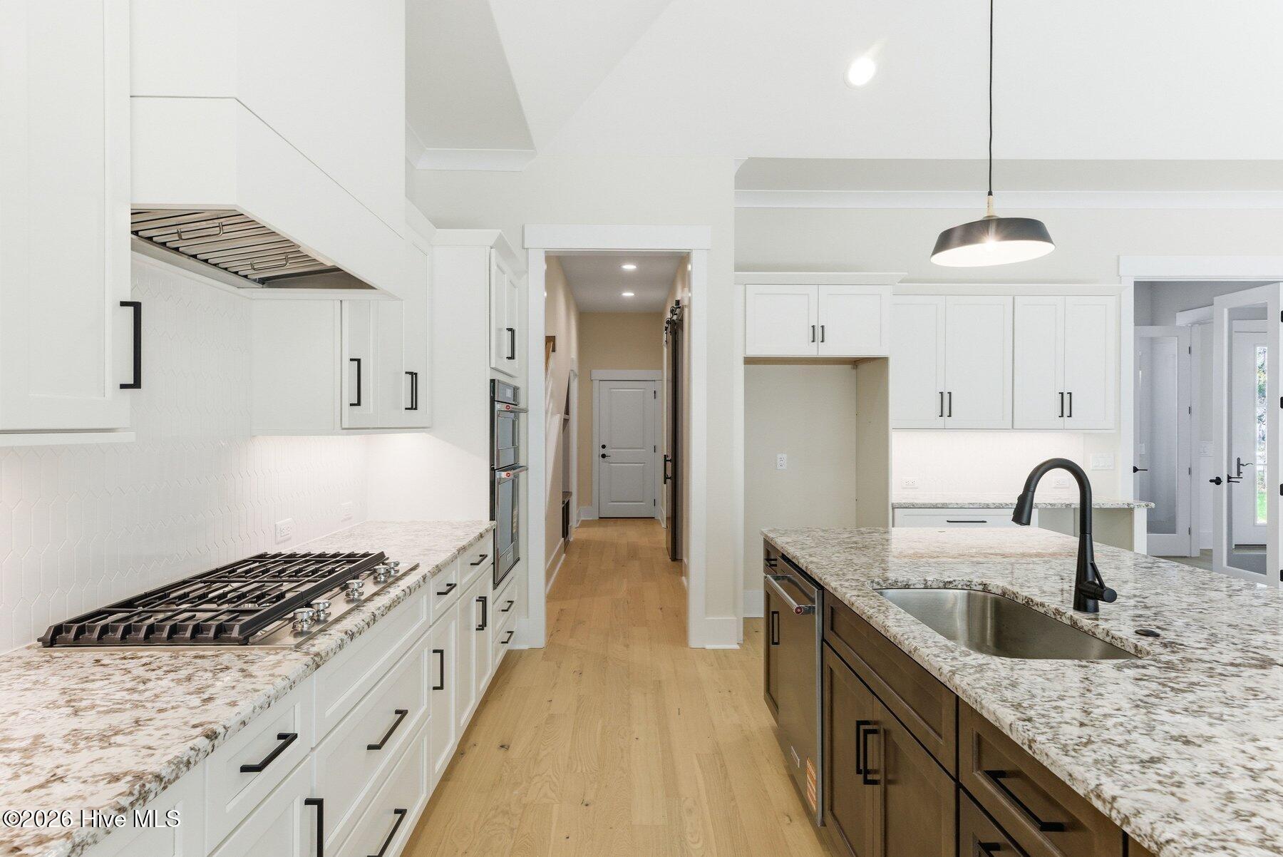 100541579 | Photo 13