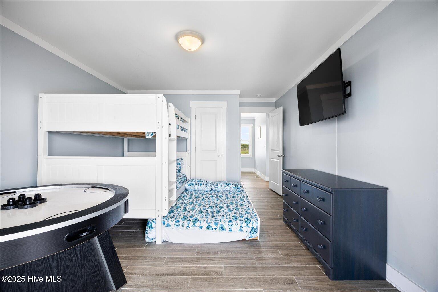 100528040 | Photo 28