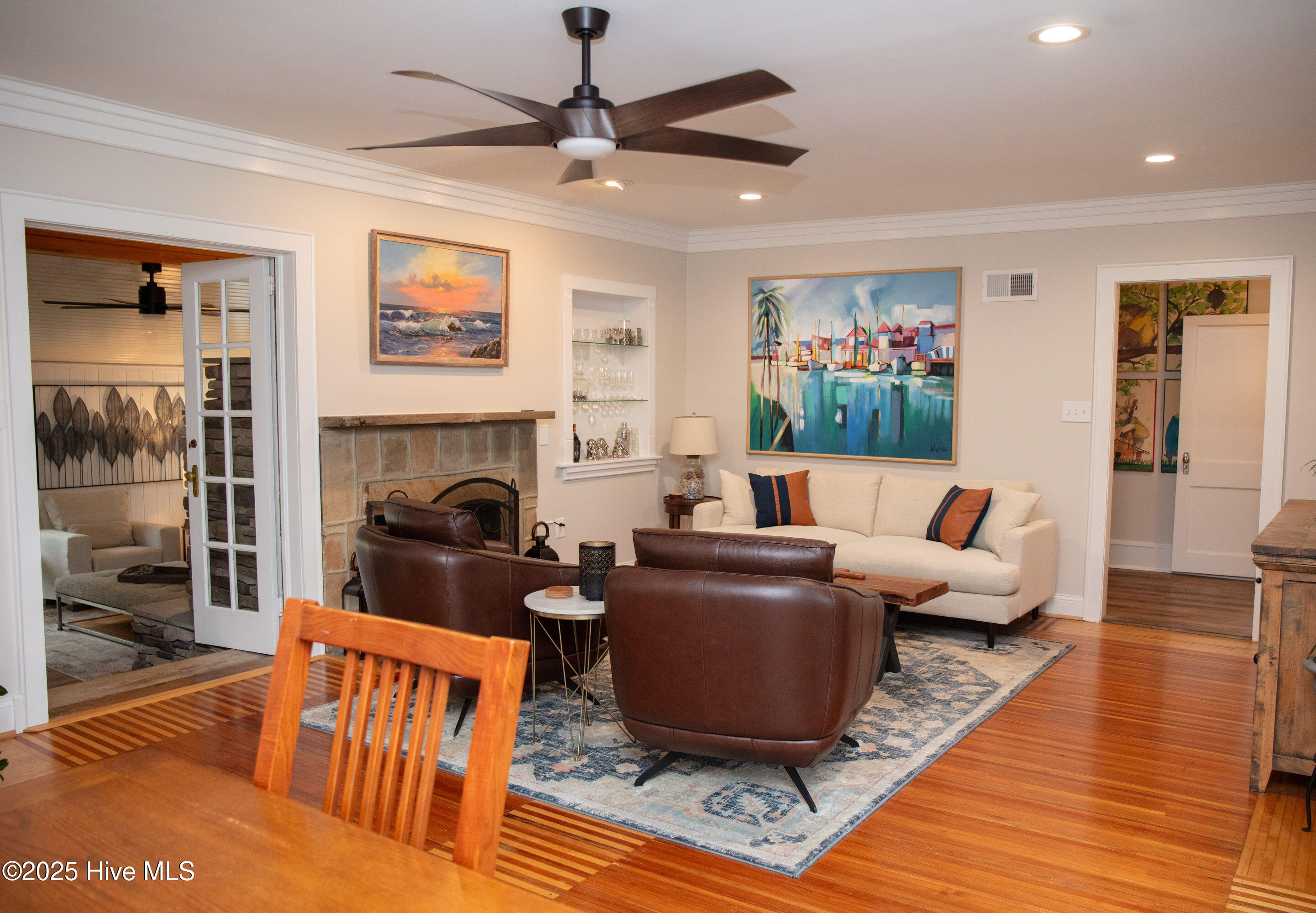 100541025 | Photo 27