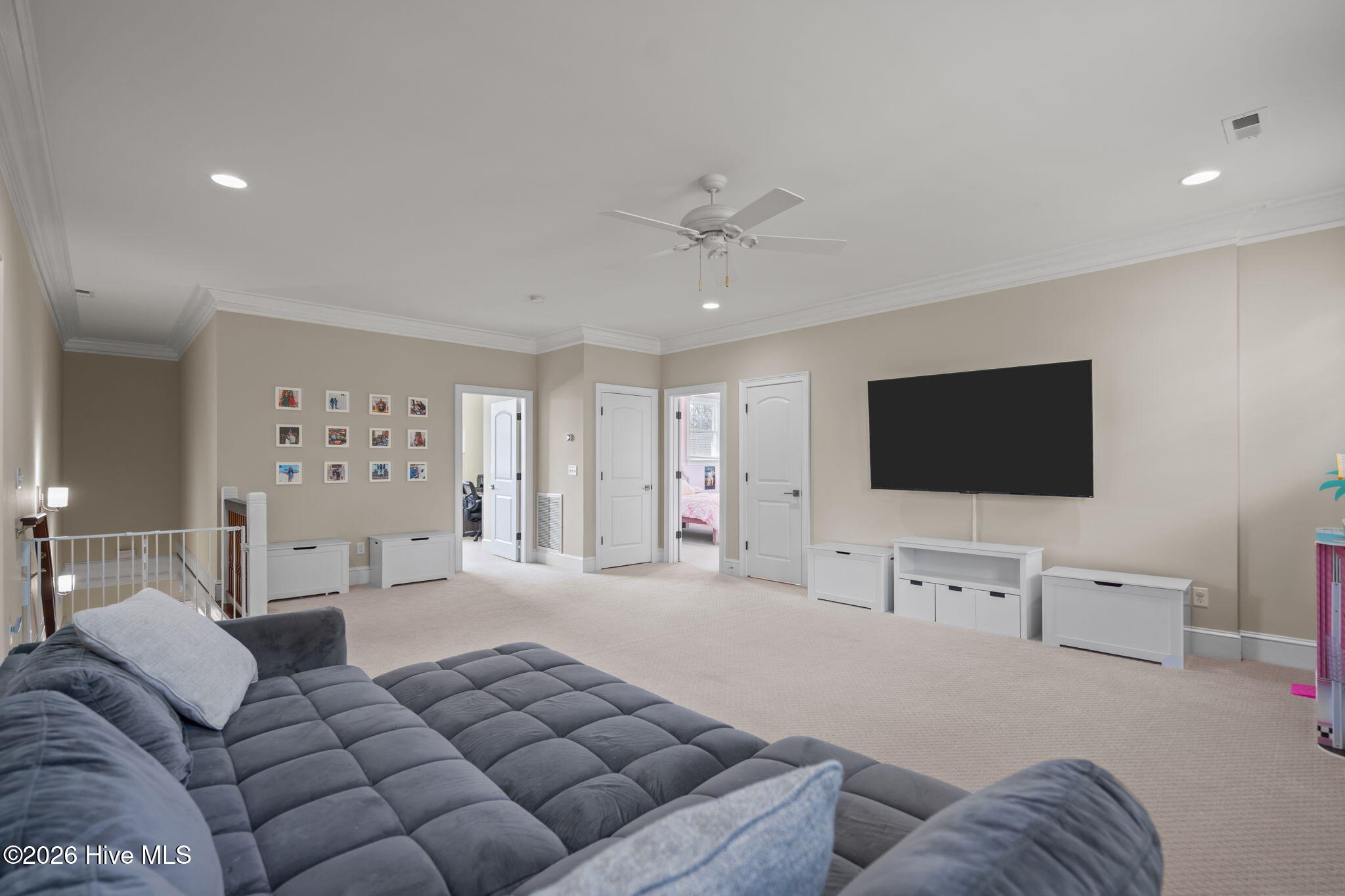 100561937 | Photo 56