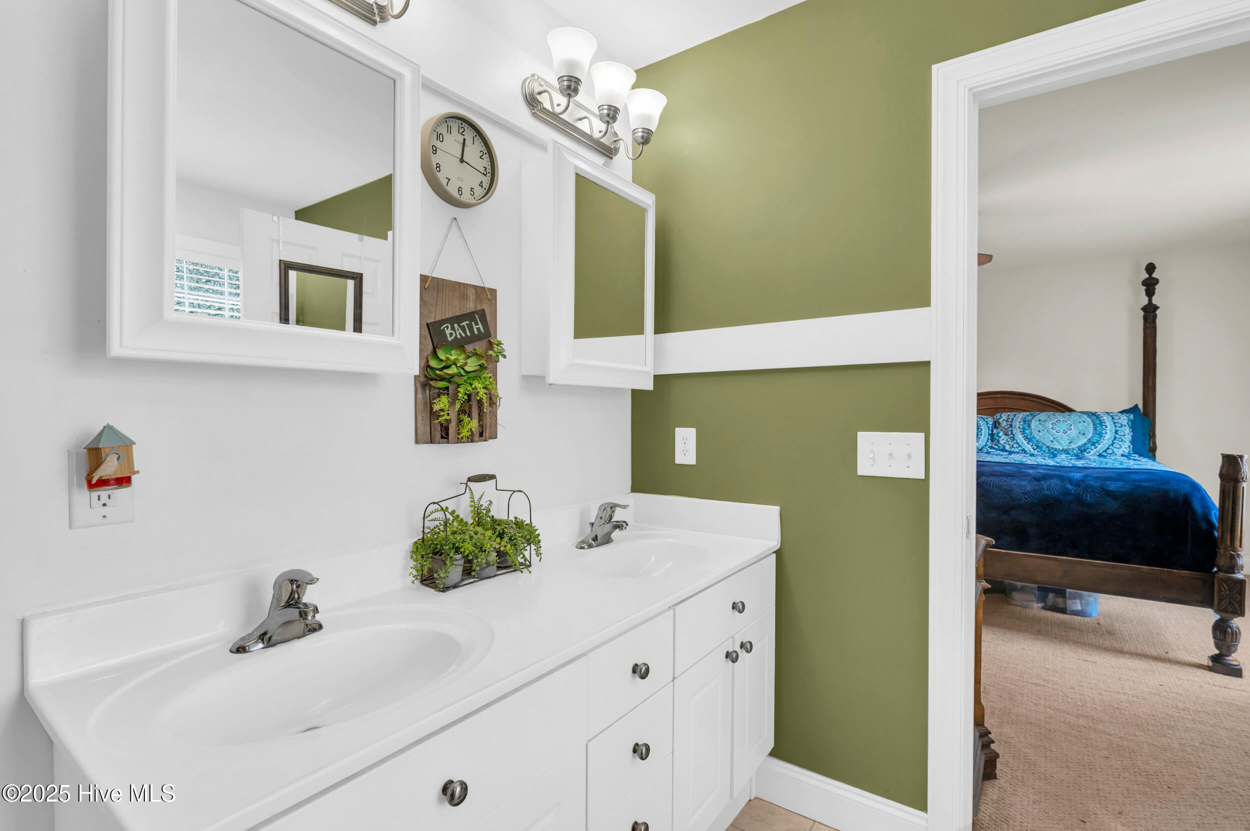 100517407 | Photo 21