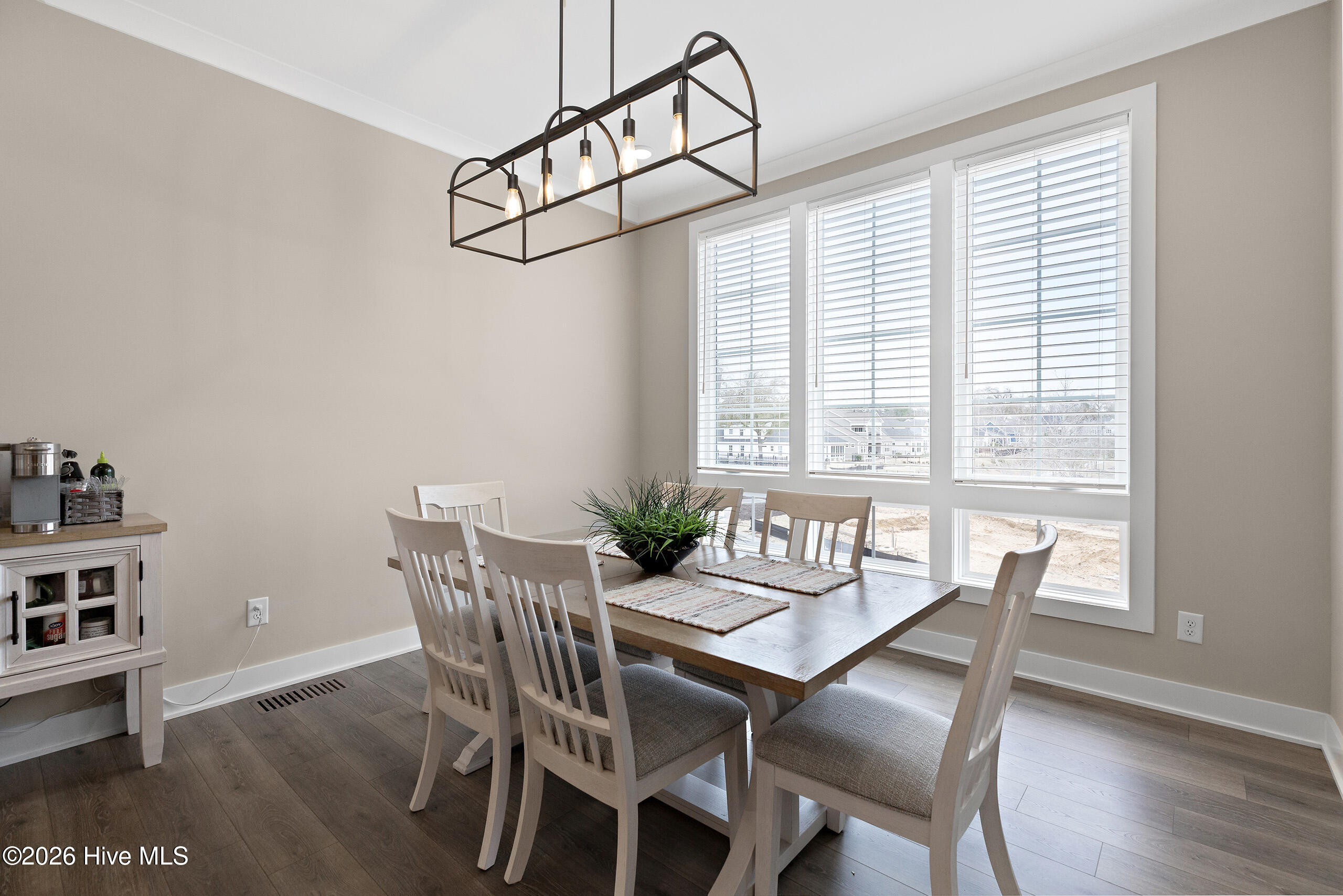 100563450 | Photo 26