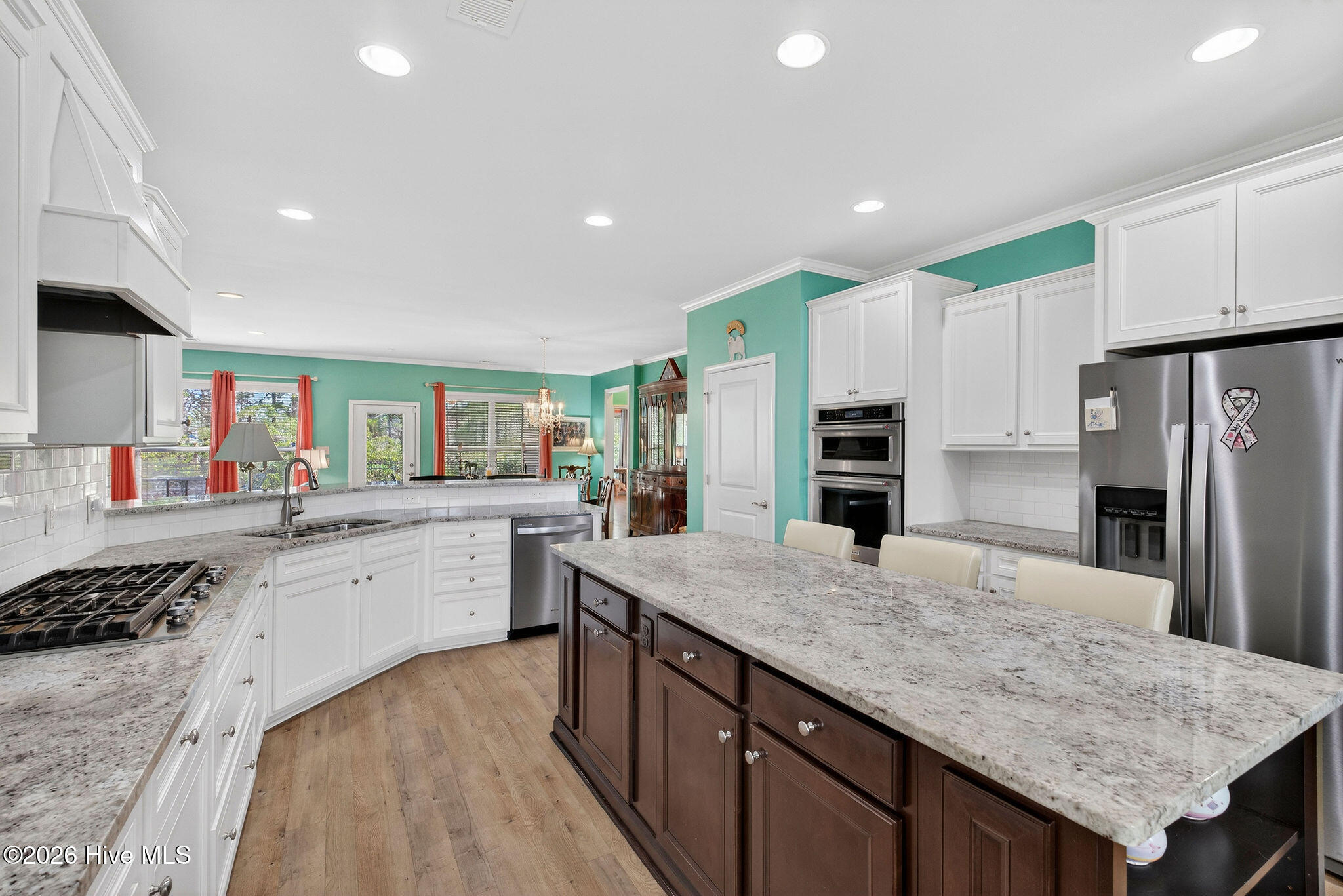 100560495 | Photo 12