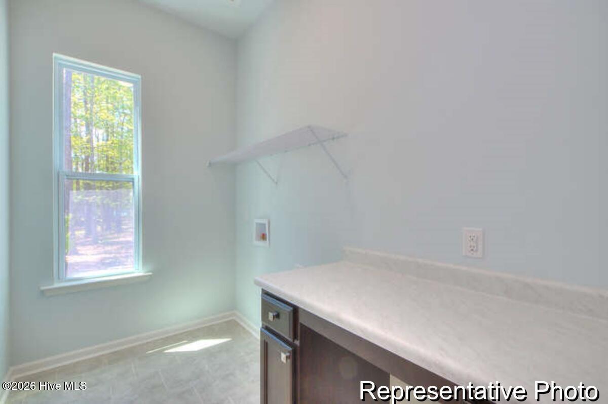 100563715 | Photo 31