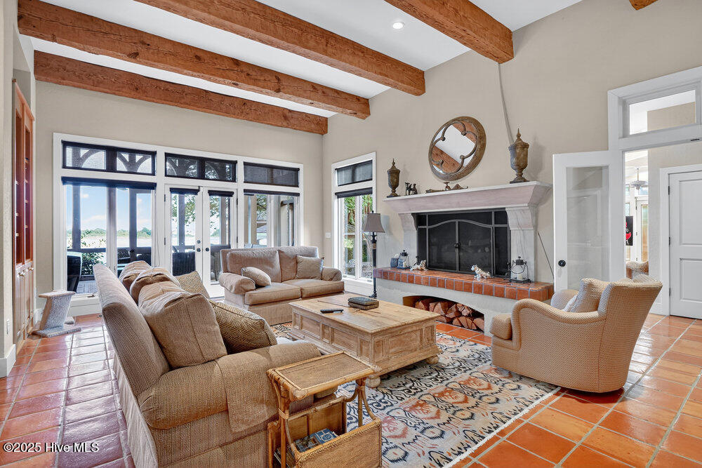 100544850 | Photo 34