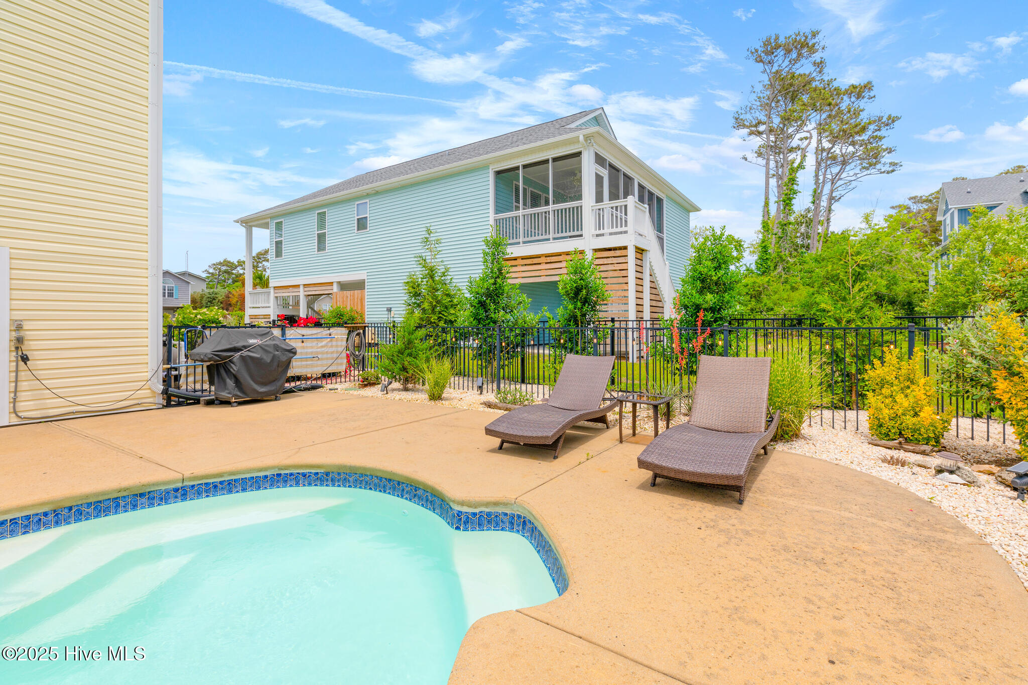 100507541 | Photo 11