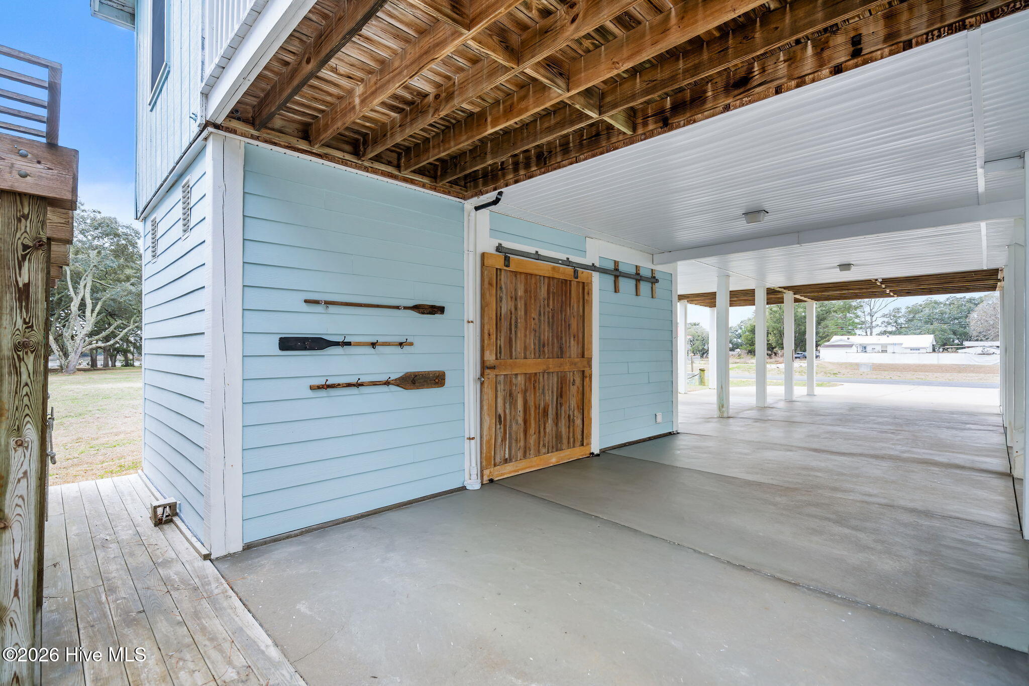 100543033 | Photo 48