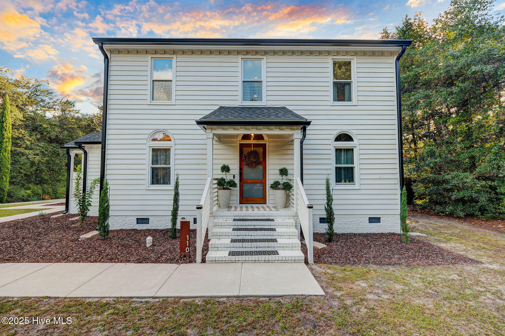 100534059 | Photo 51