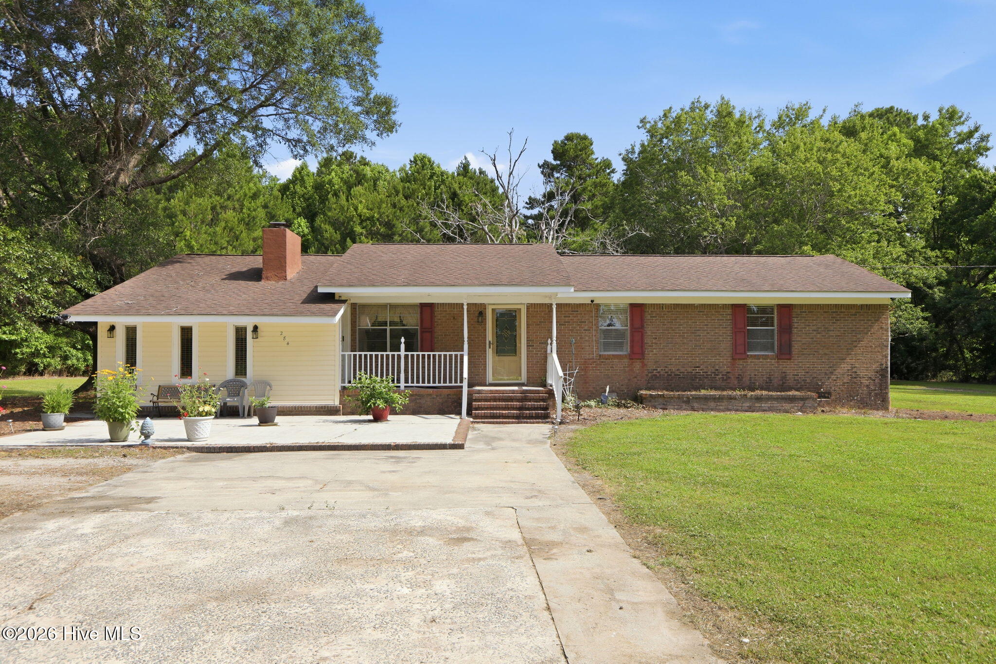 284 Laurel 