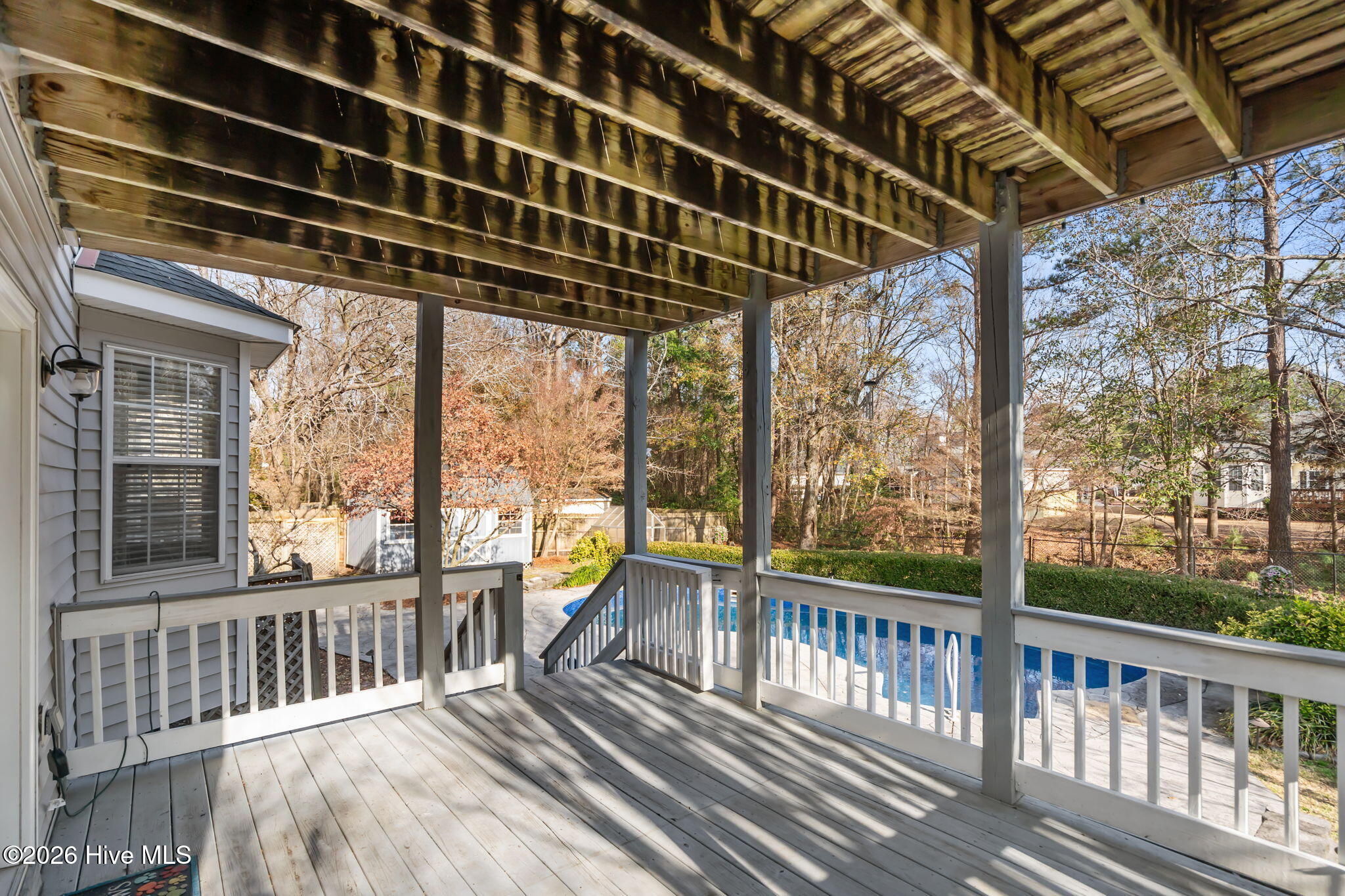 100548092 | Photo 53