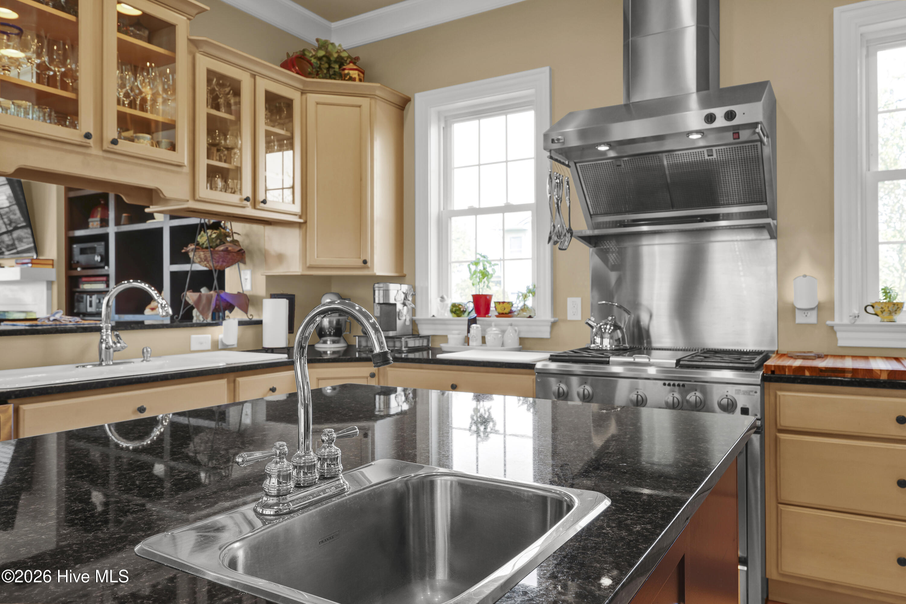 100564861 | Photo 30