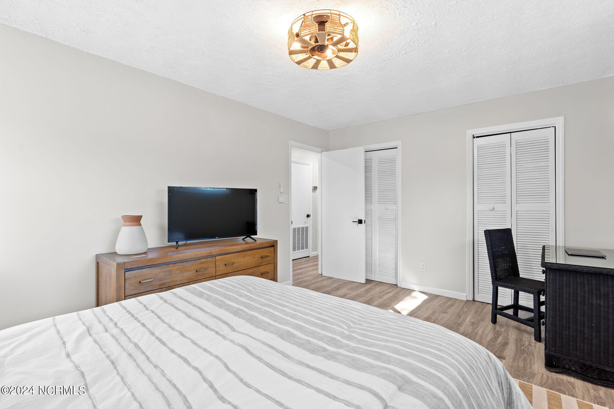 100566764 | Photo 22