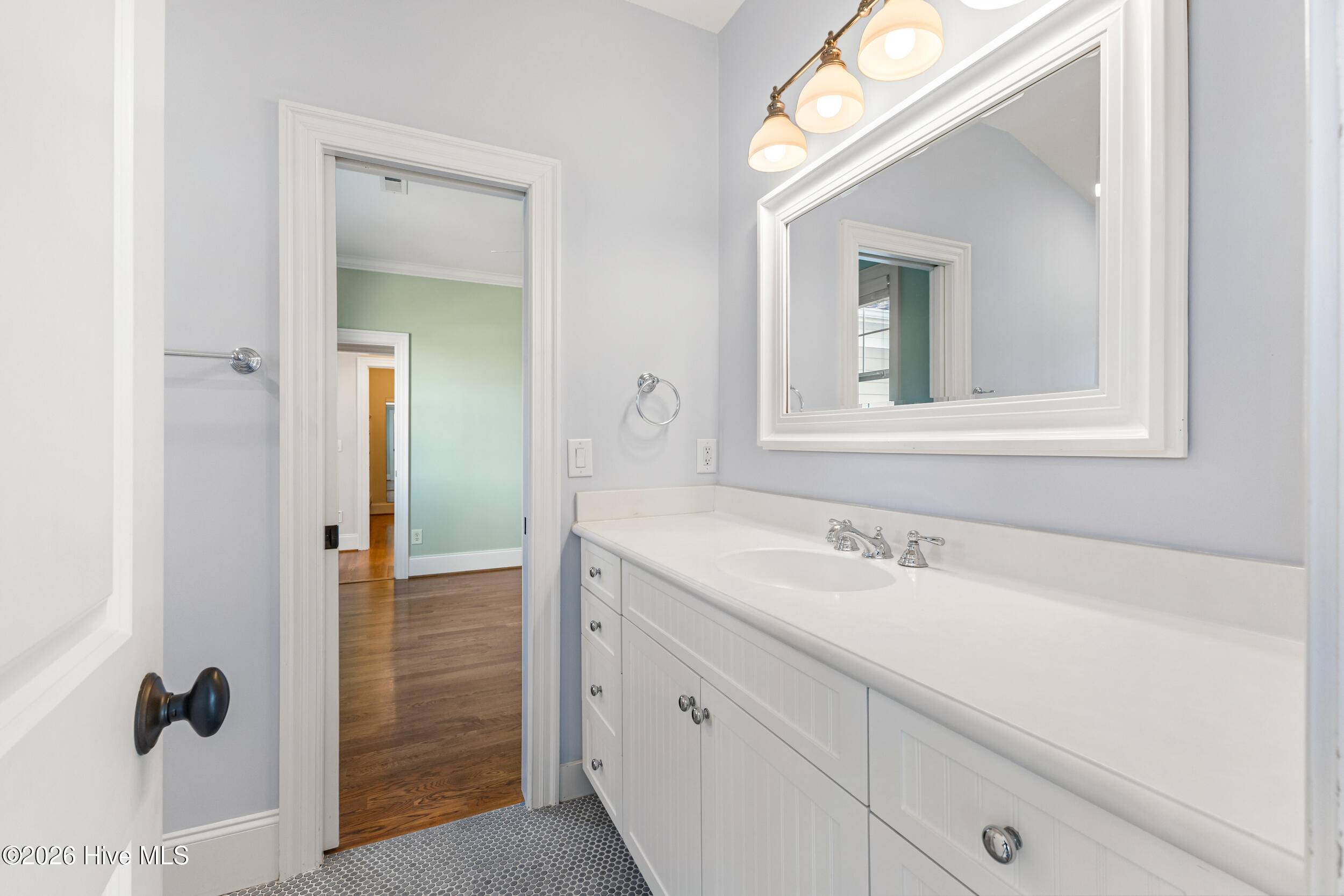 100561690 | Photo 45