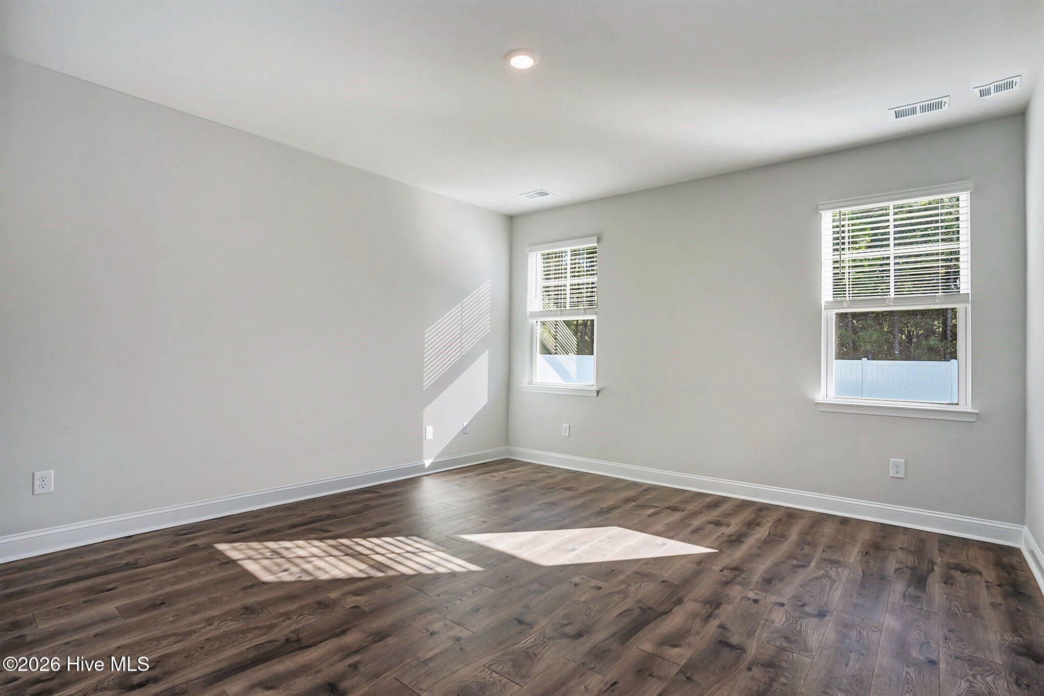 100556808 | Photo 15