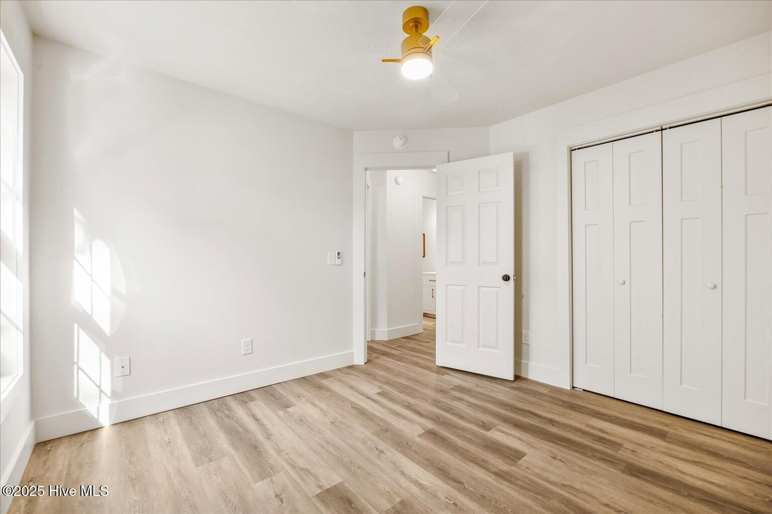 100554102 | Photo 30