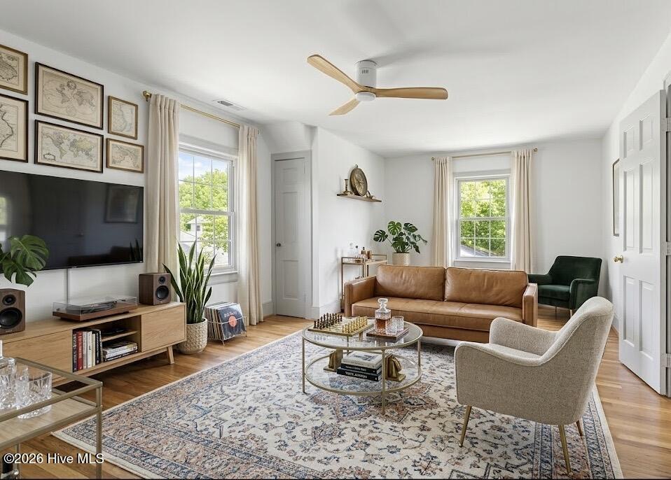 100549818 | Photo 17