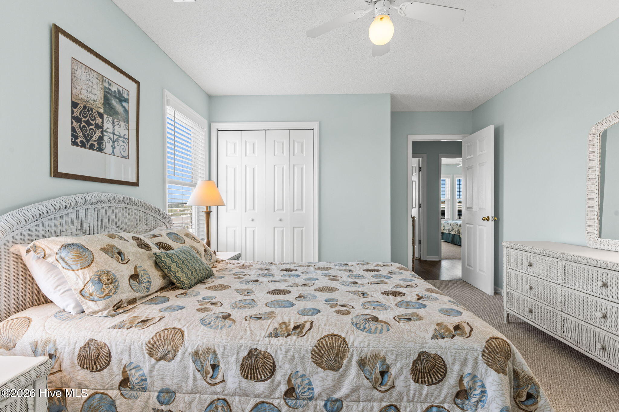 100564917 | Photo 36