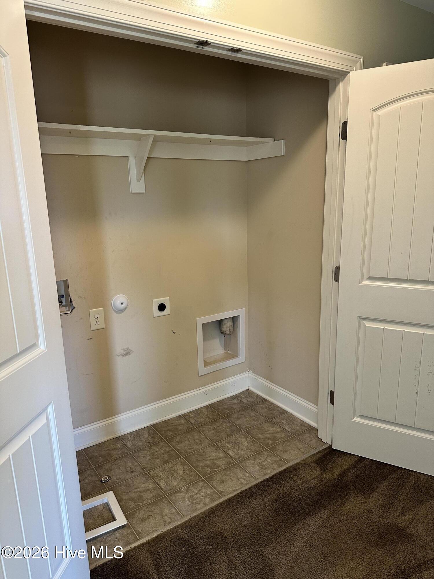 100548950 | Photo 31