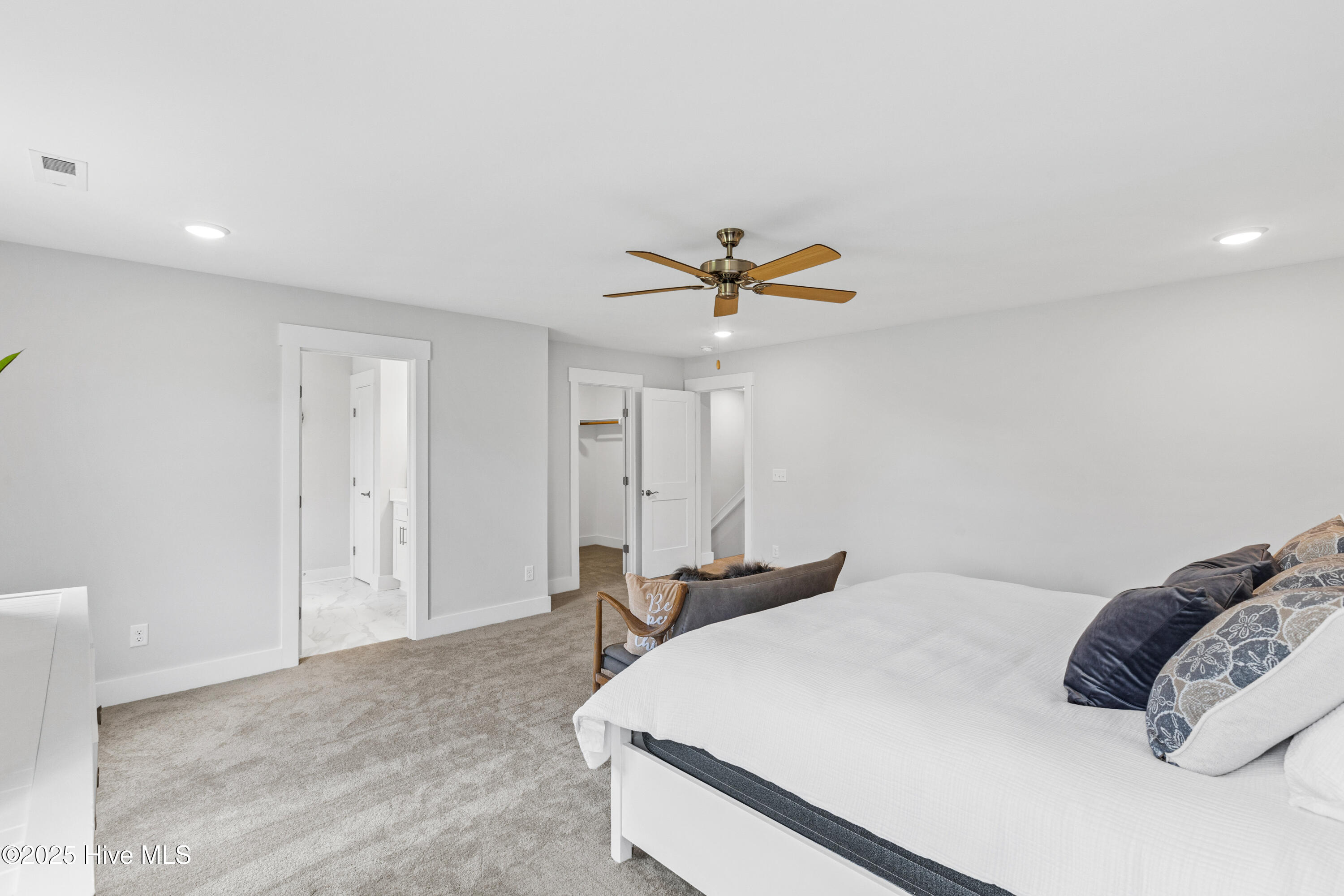 100554905 | Photo 21