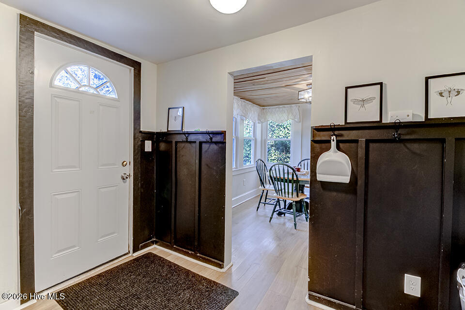 100550218 | Photo 22