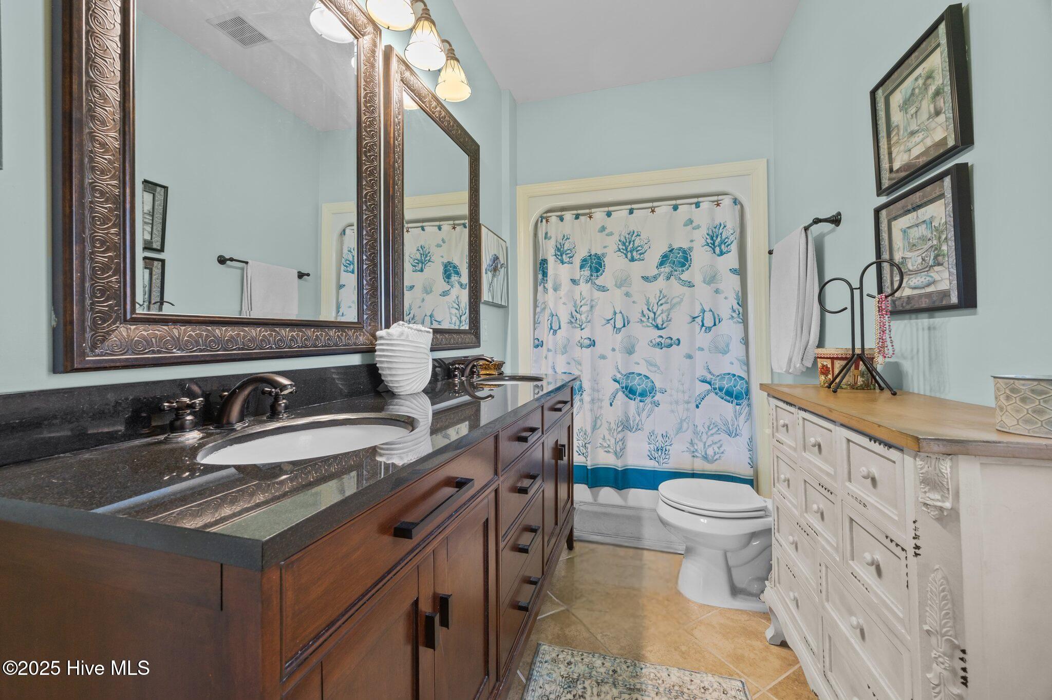 100517402 | Photo 18