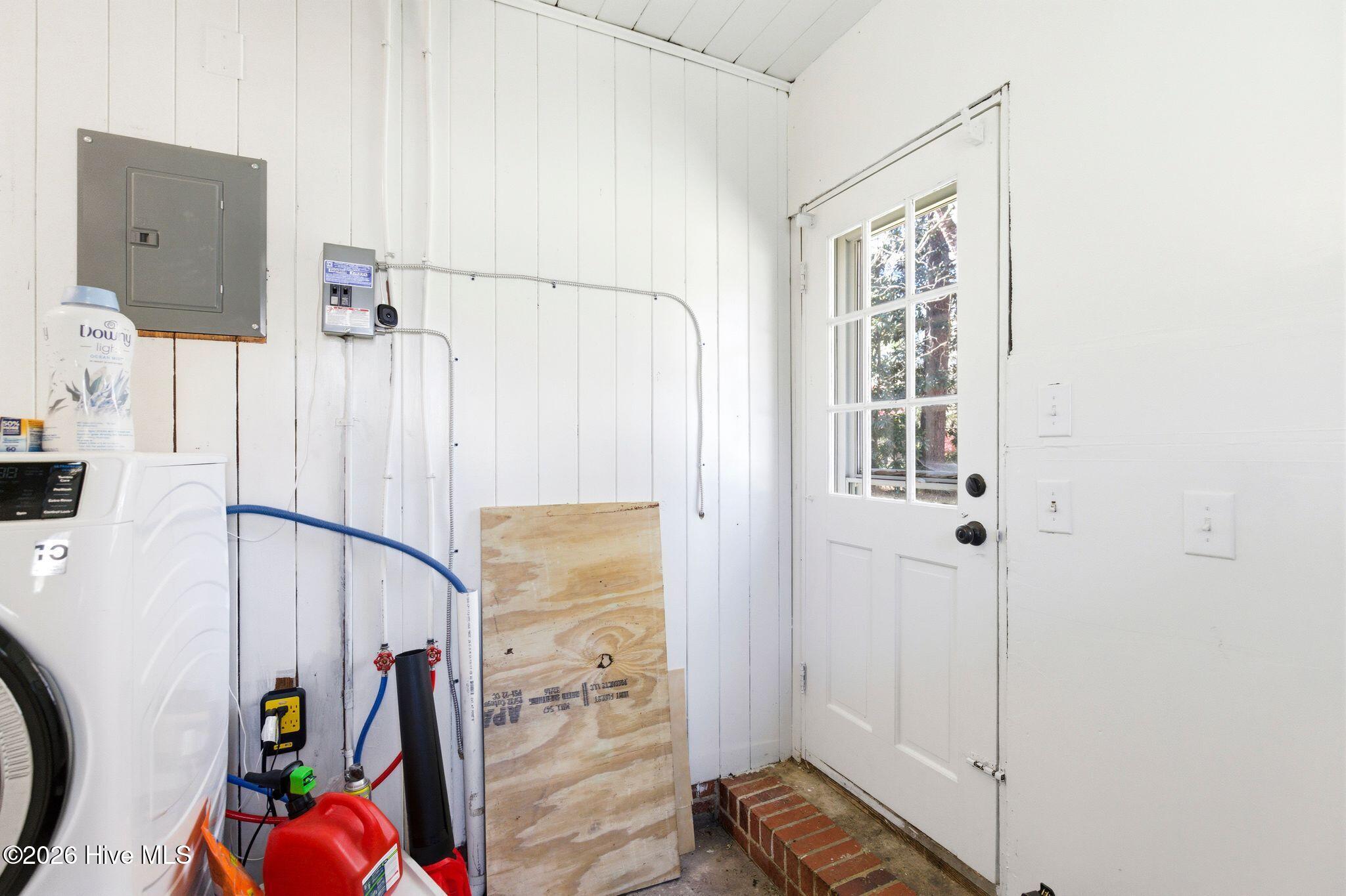 100562415 | Photo 36