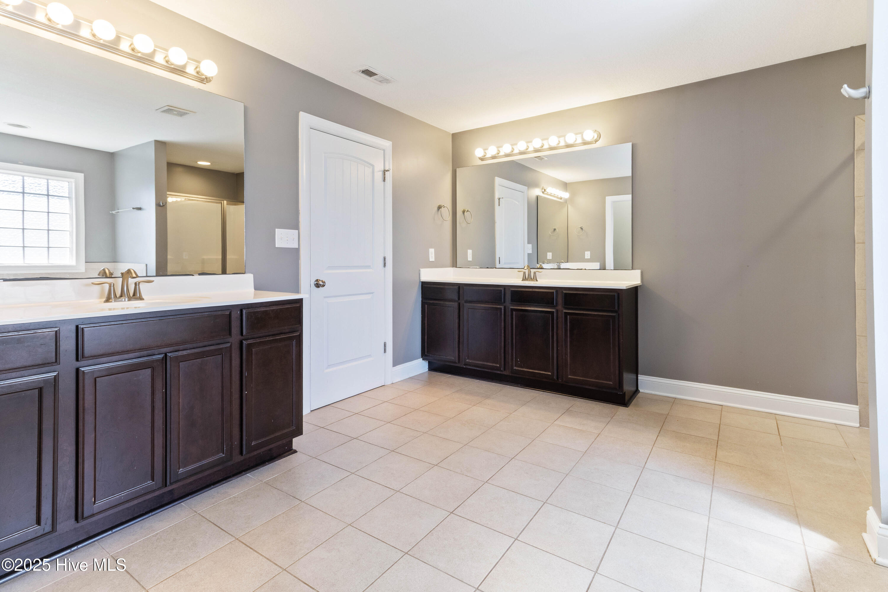 100528523 | Photo 32