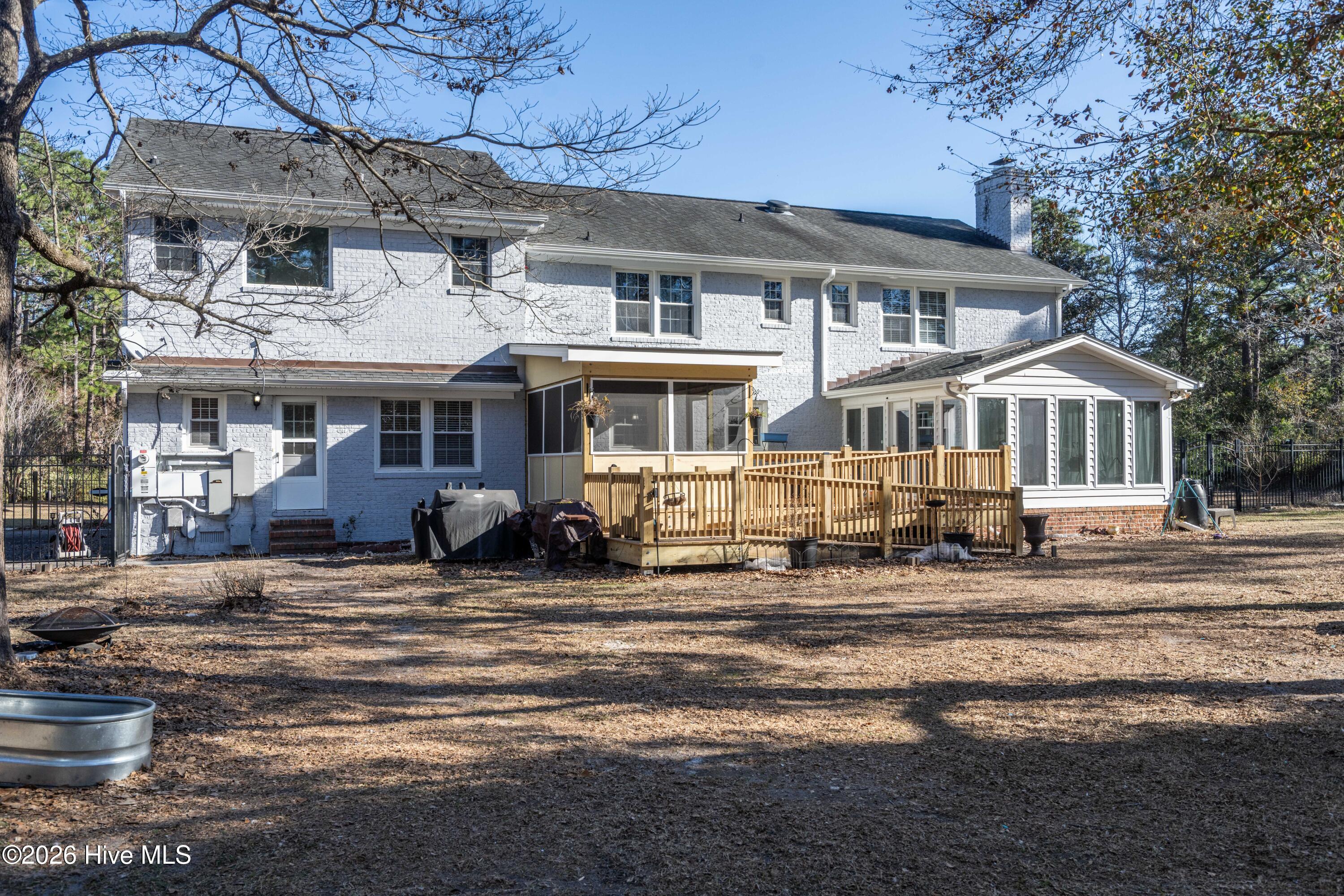 100548733 | Photo 37