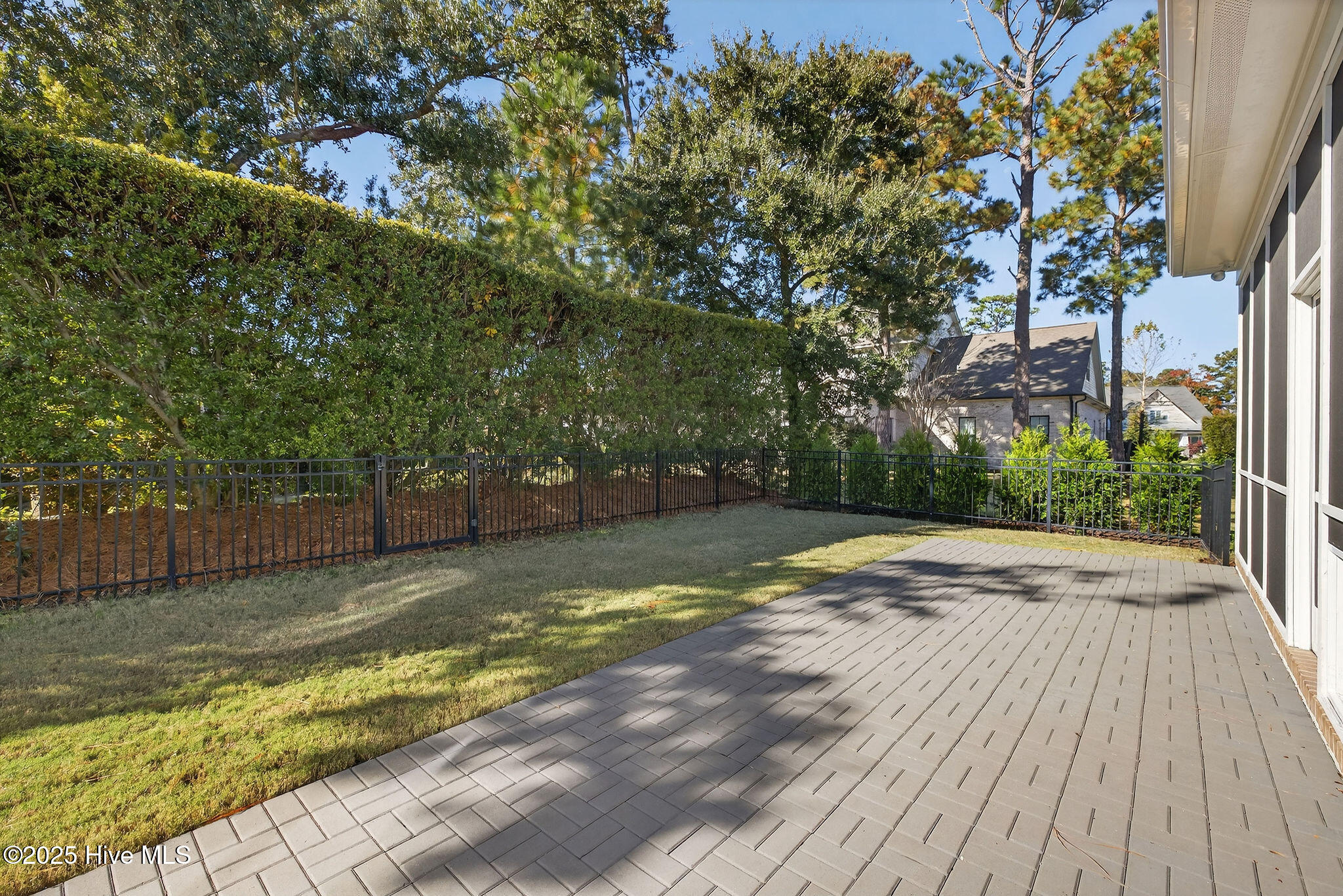 100559766 | Photo 71