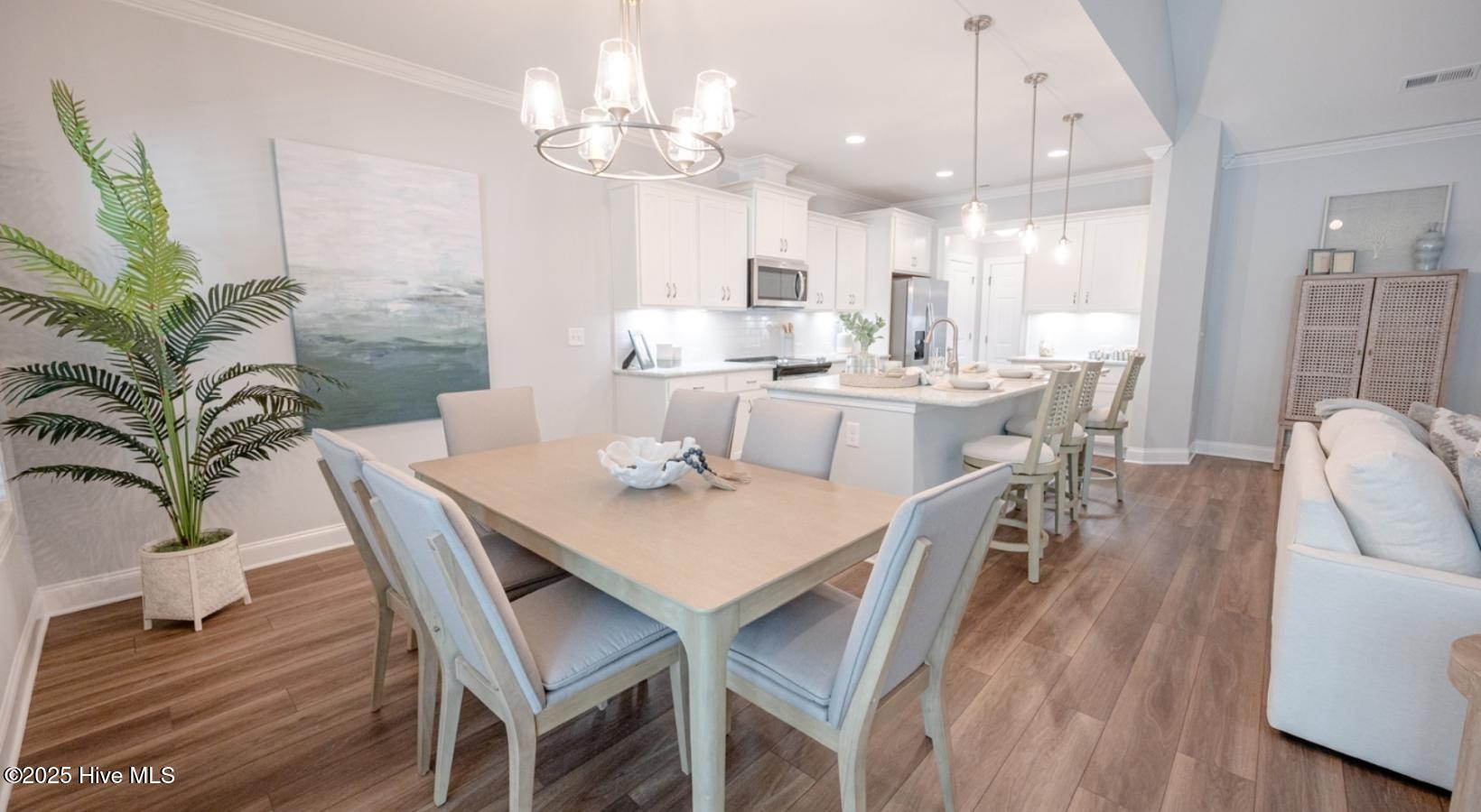 100484526 | Photo 40