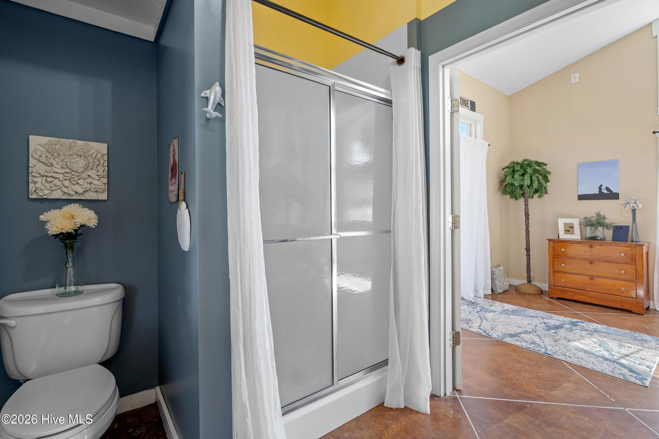 100548426 | Photo 46