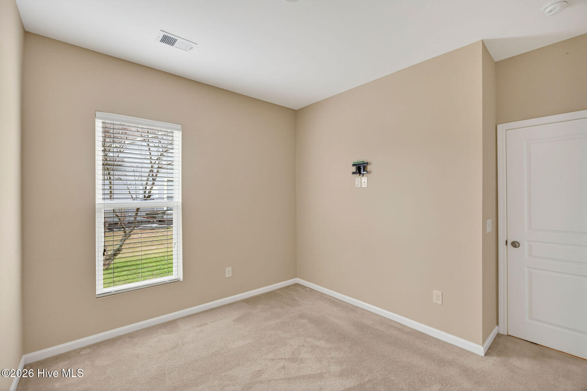 100563500 | Photo 25