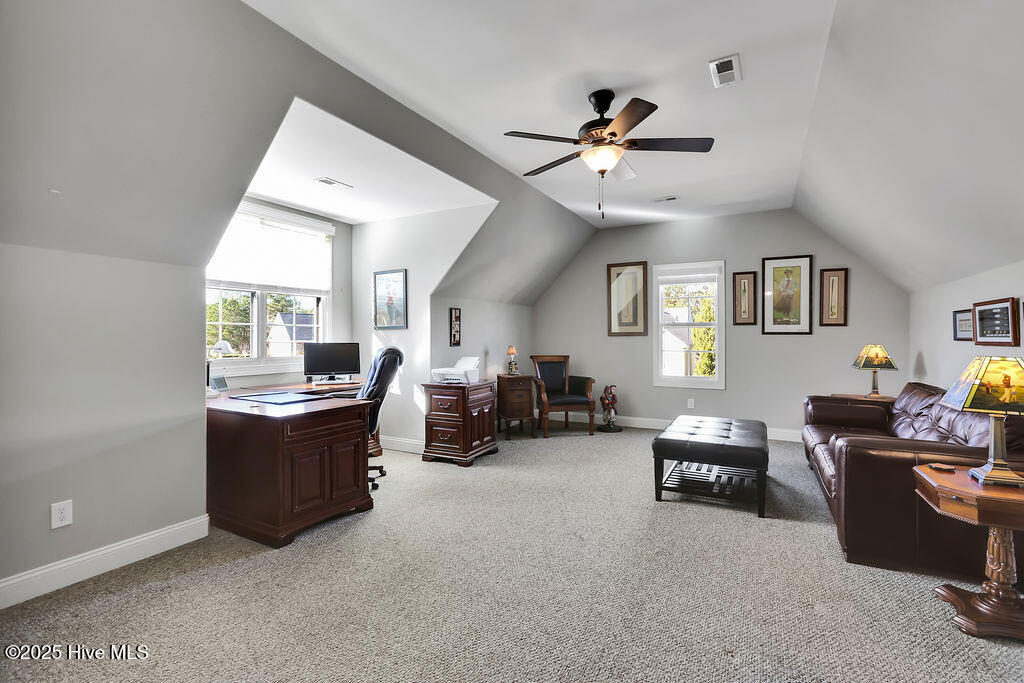 100545215 | Photo 36