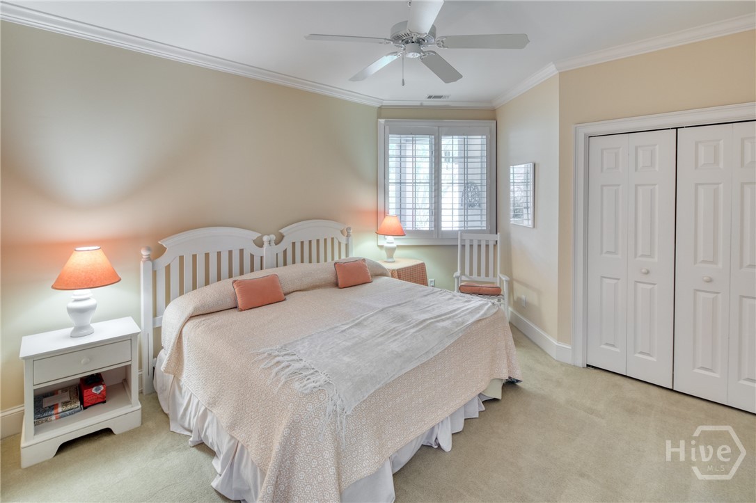 2nd bedroom - split plan