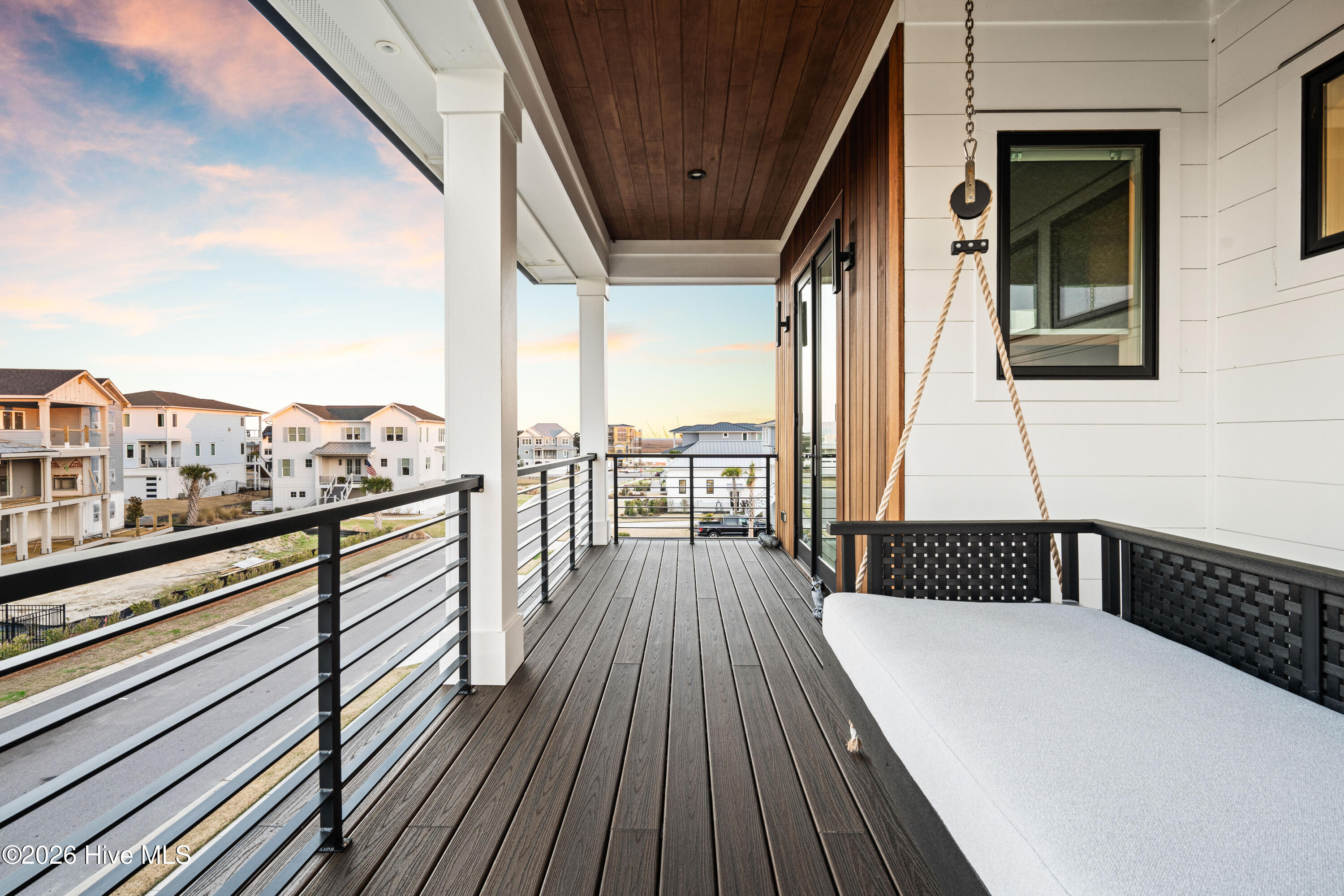 100567165 | Photo 68