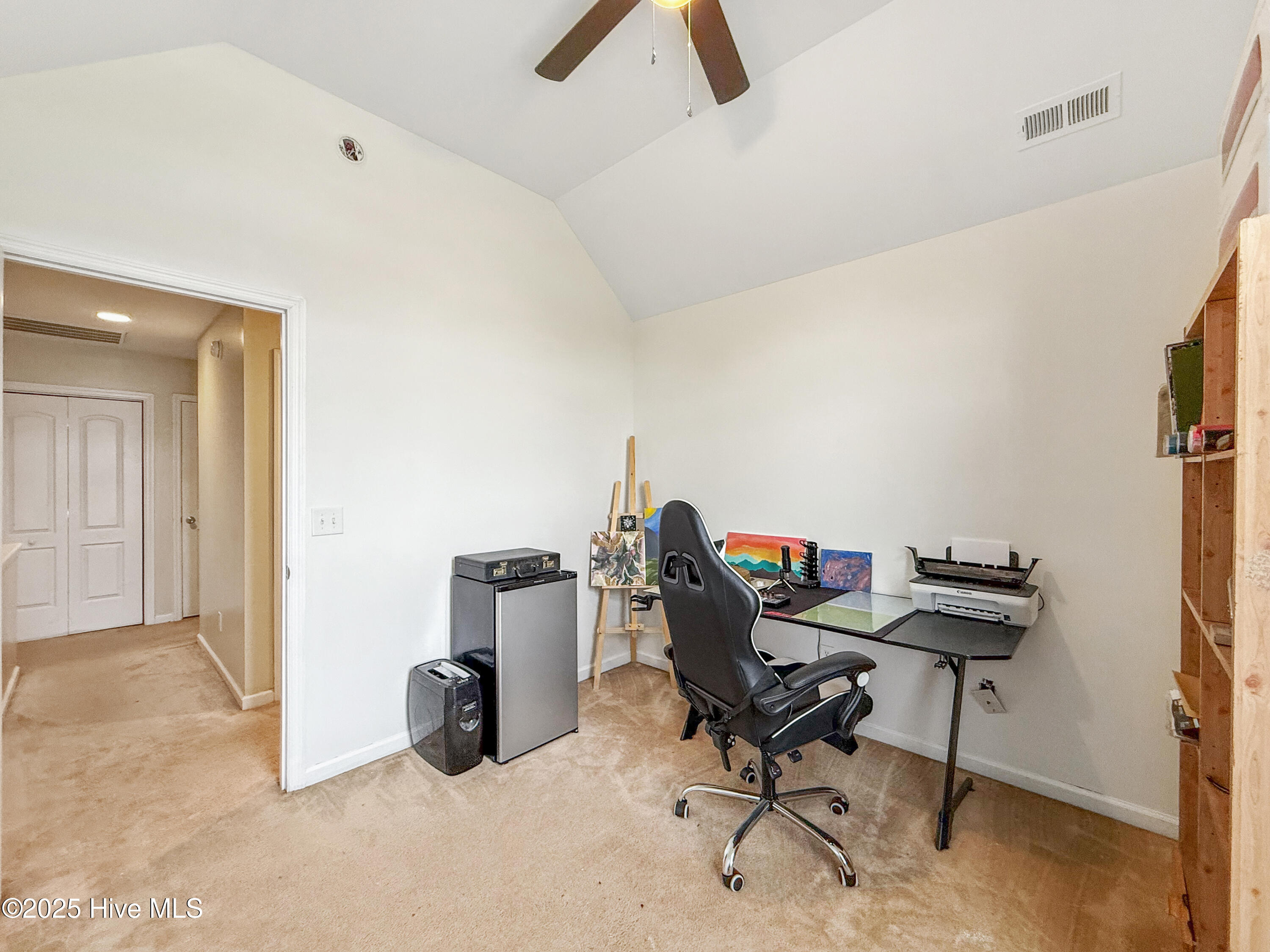 100528290 | Photo 29