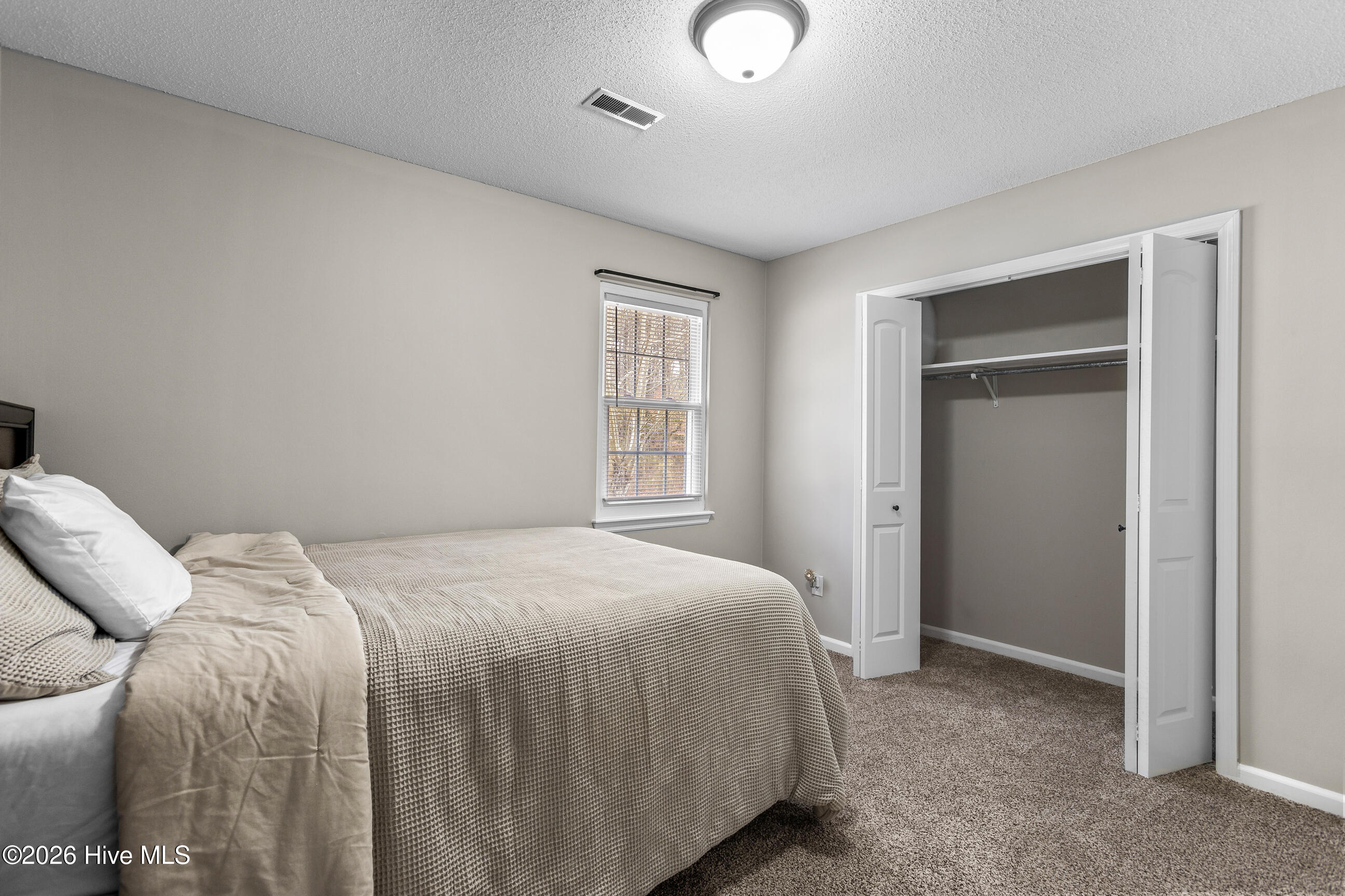 100557987 | Photo 21