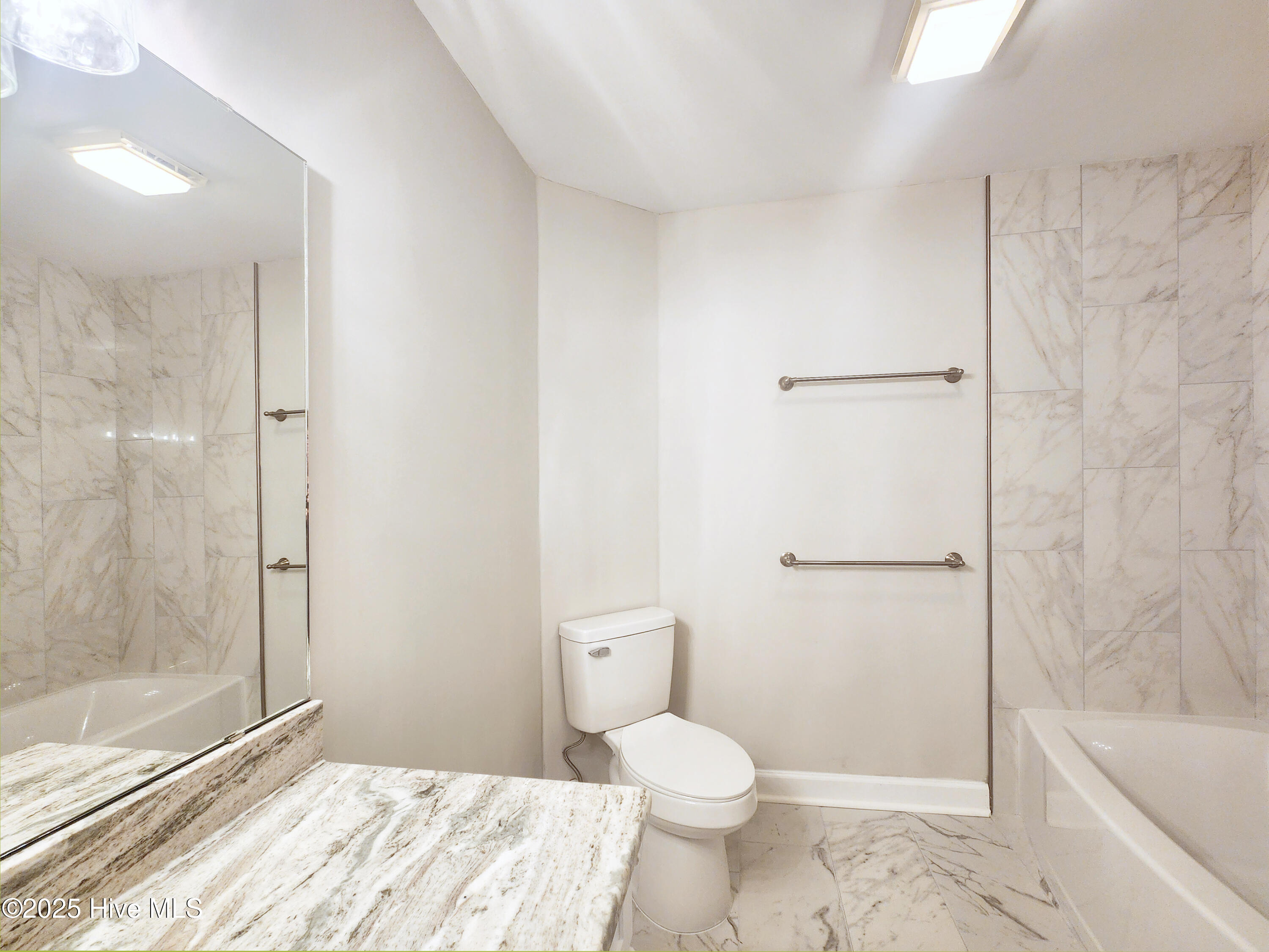 100517489 | Photo 26