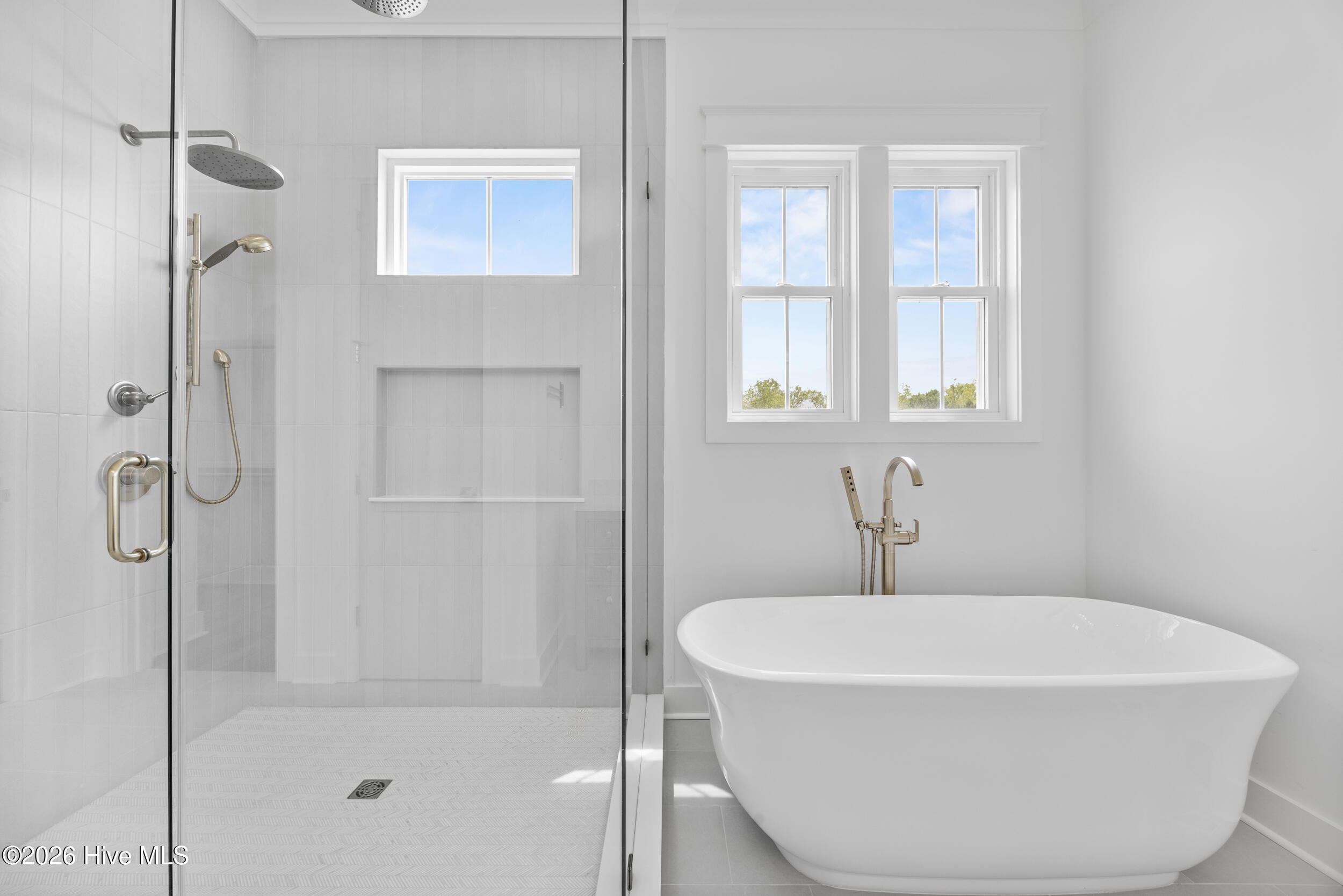 100570401 | Photo 16