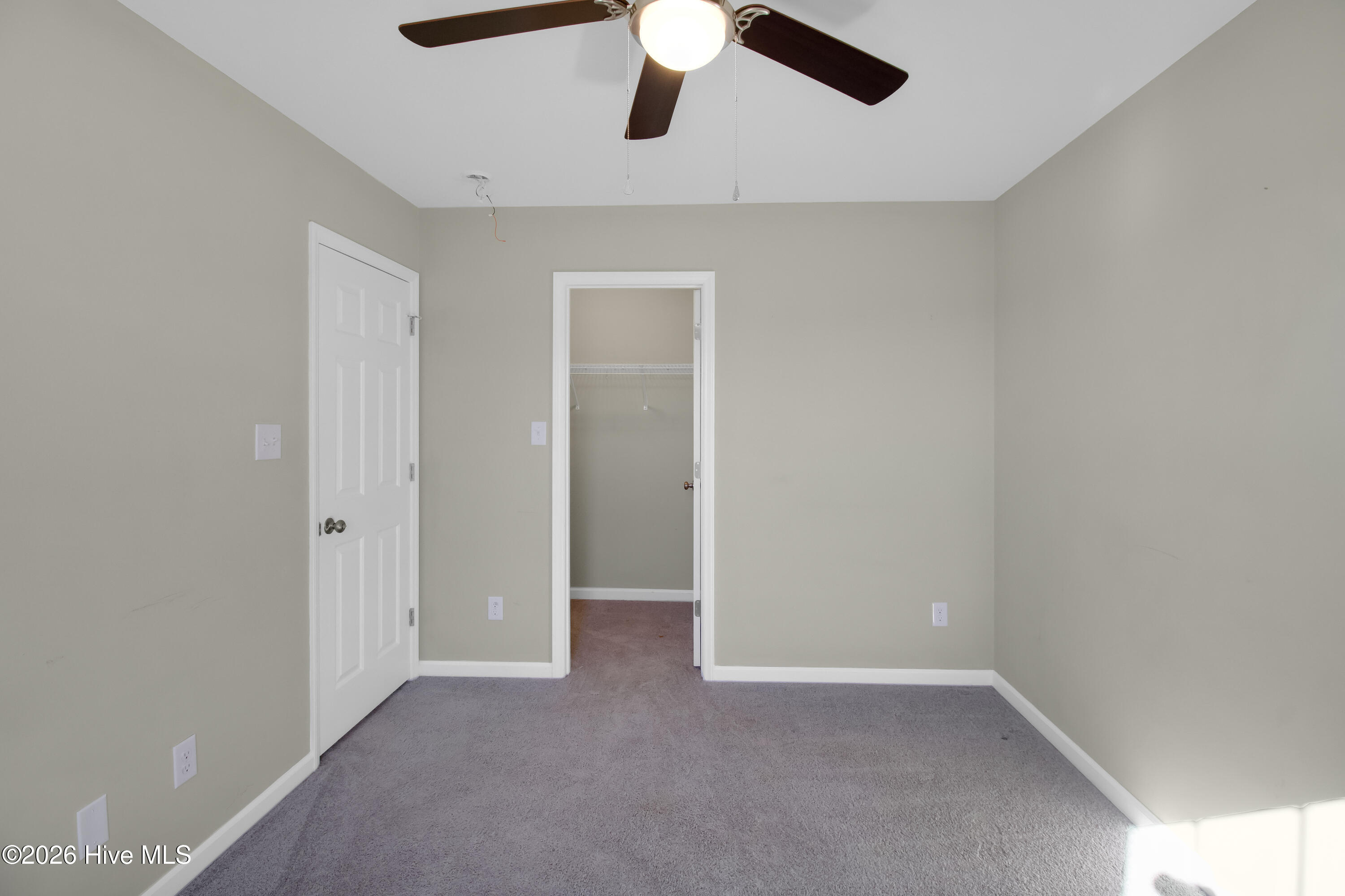 100547353 | Photo 23