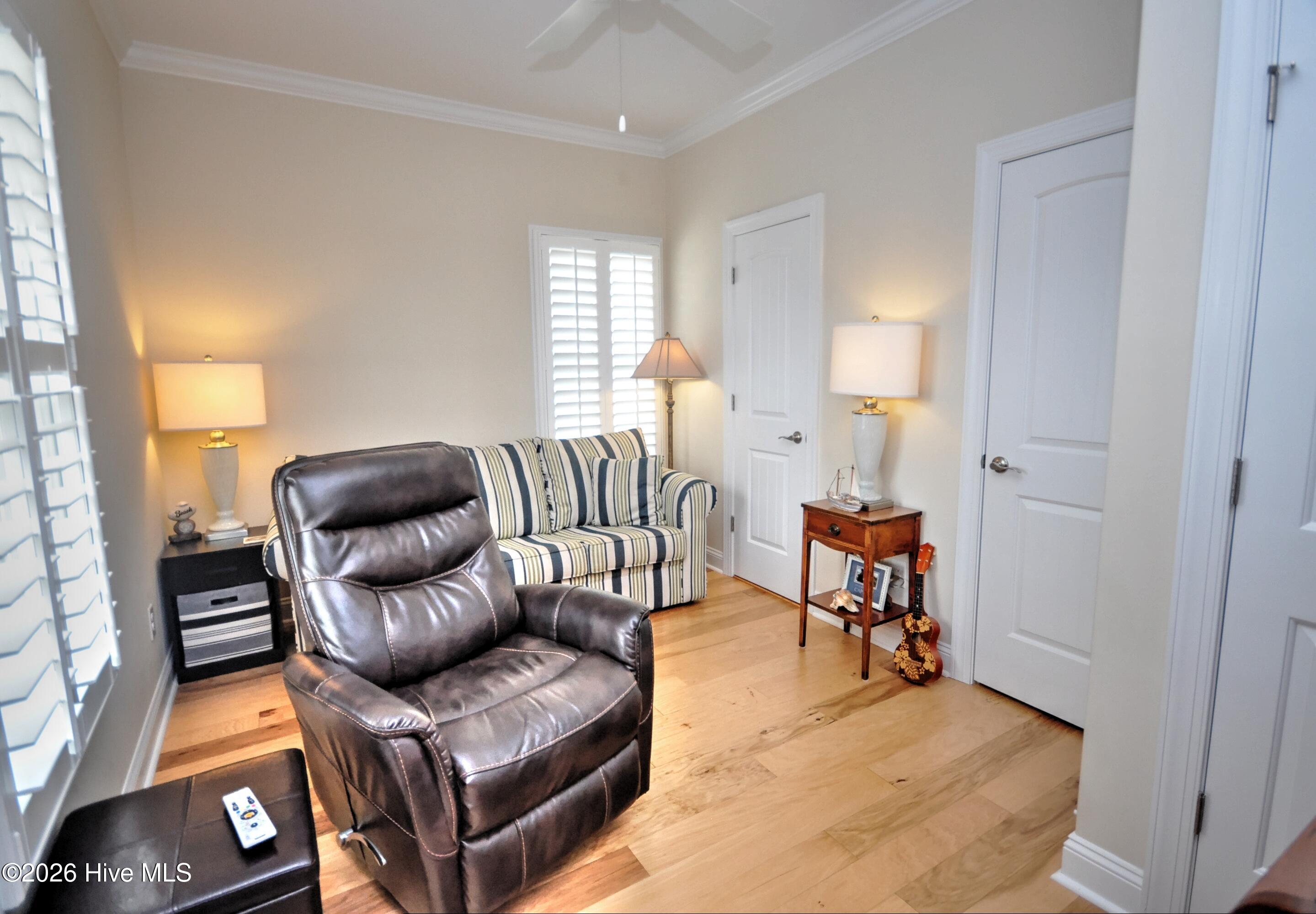 100558783 | Photo 45