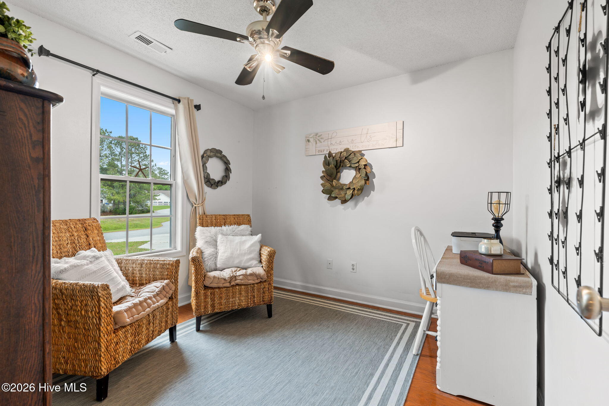 100570362 | Photo 18