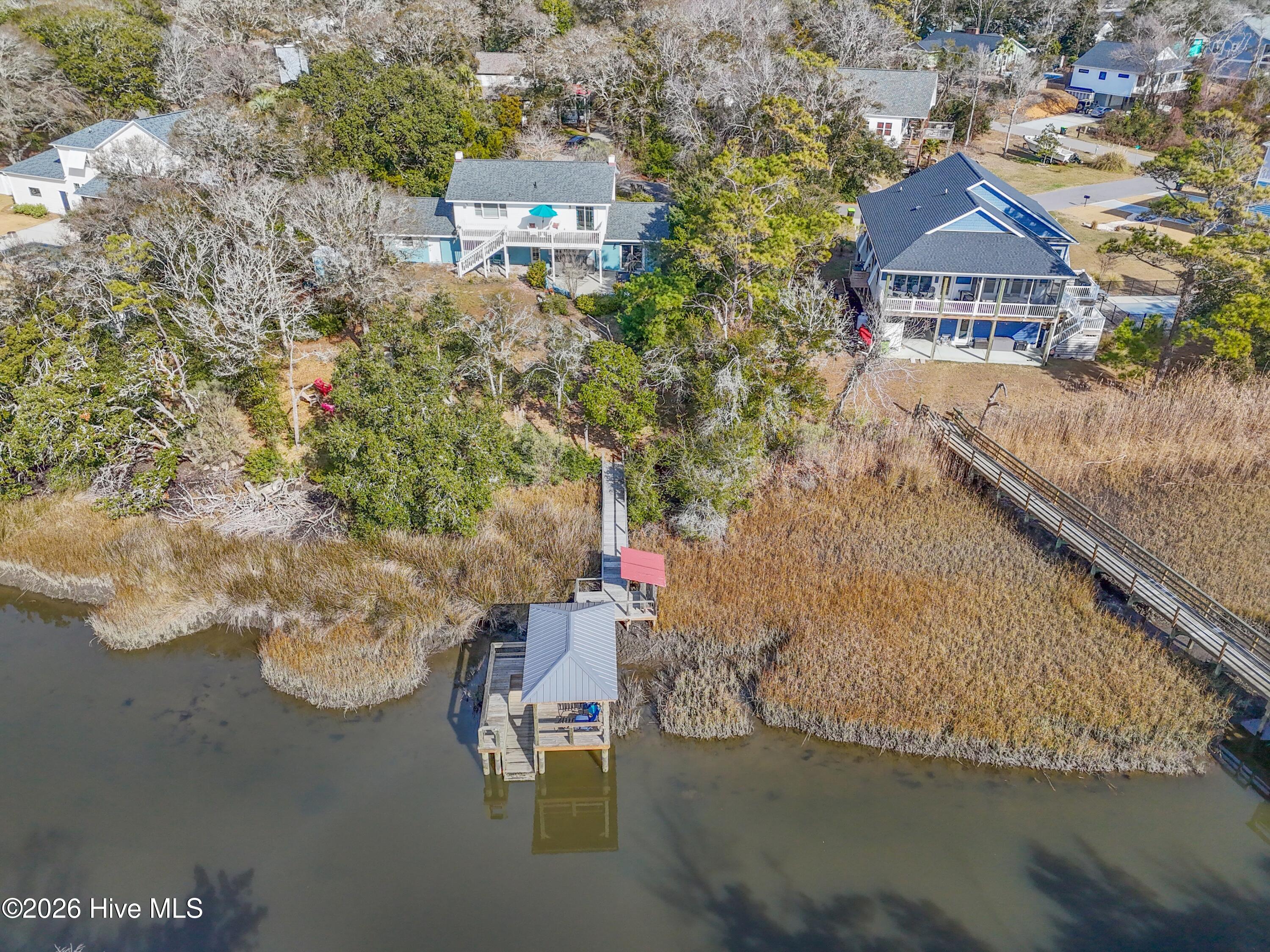 100549205 | Photo 61