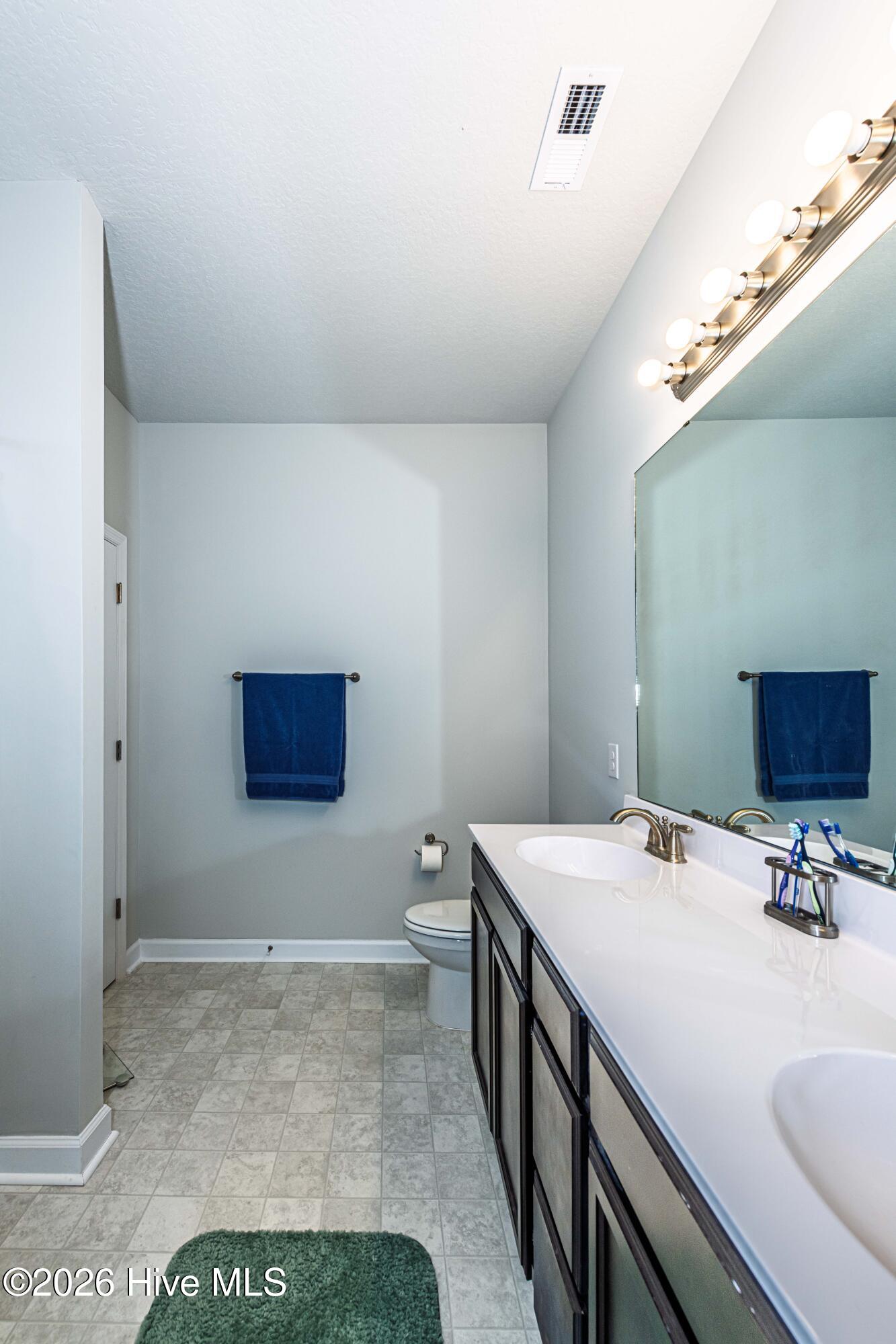 100565496 | Photo 27