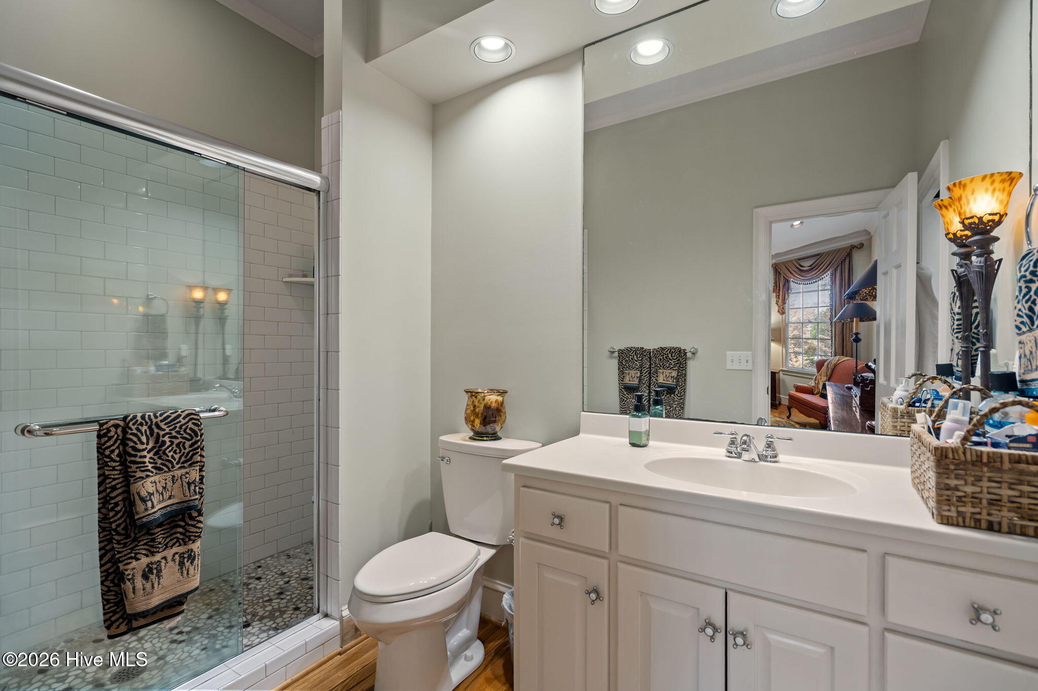 100570294 | Photo 30