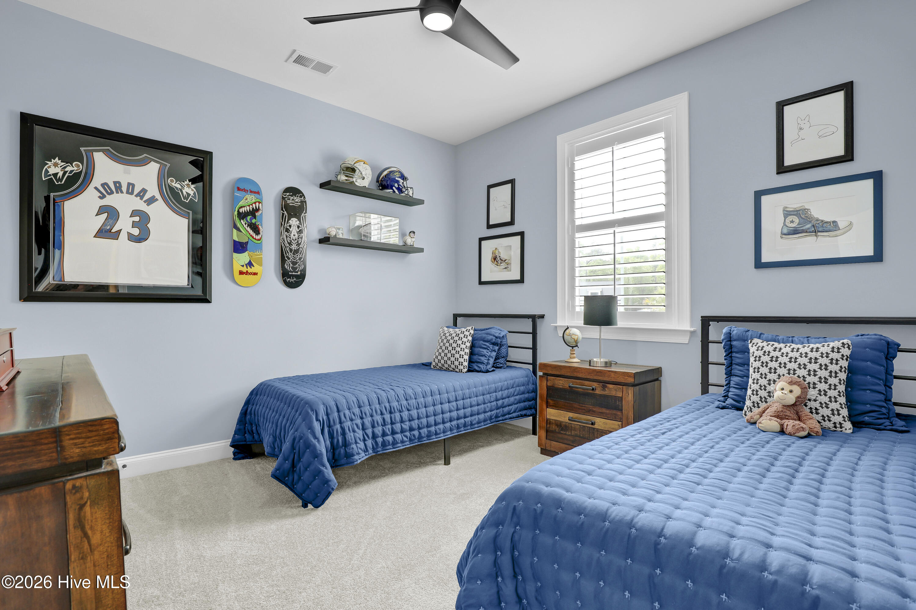 100567366 | Photo 26