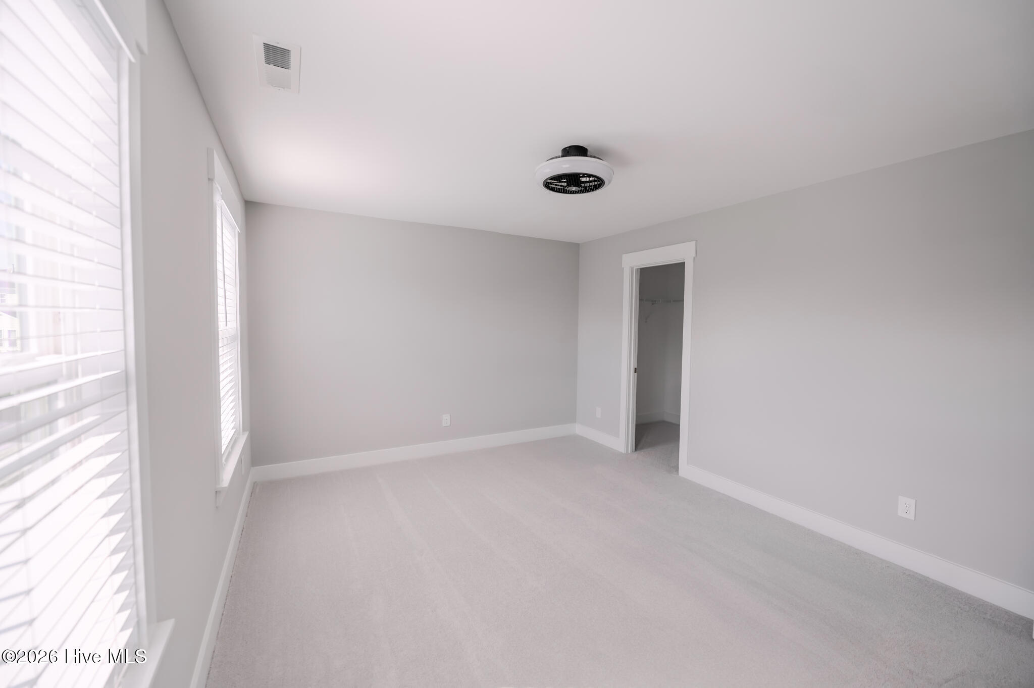 100567790 | Photo 57